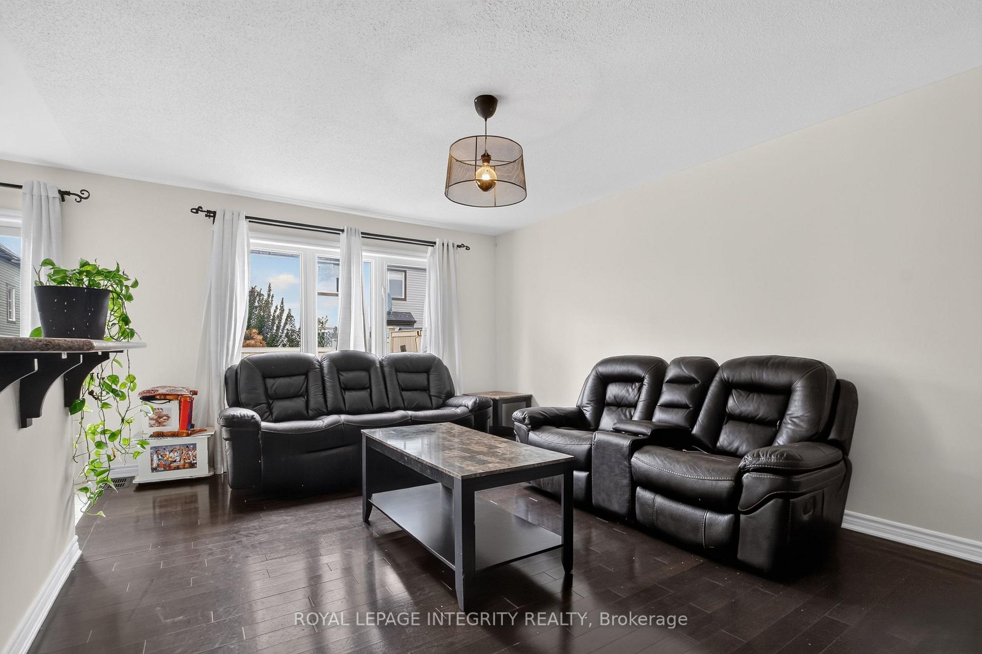 Photo 9 of 414 Meadowhawk Crescent, Ottawa, Barrhaven - Half Moon Bay — HOMEH