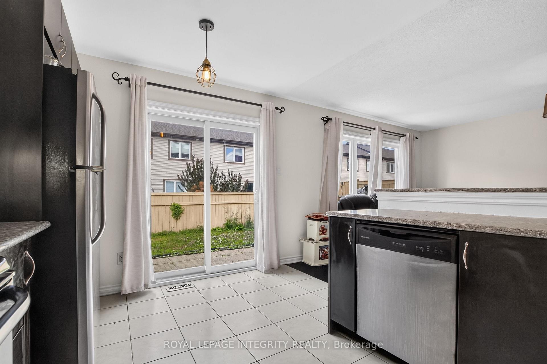 Photo 14 of 414 Meadowhawk Crescent, Ottawa, Barrhaven - Half Moon Bay — HOMEH