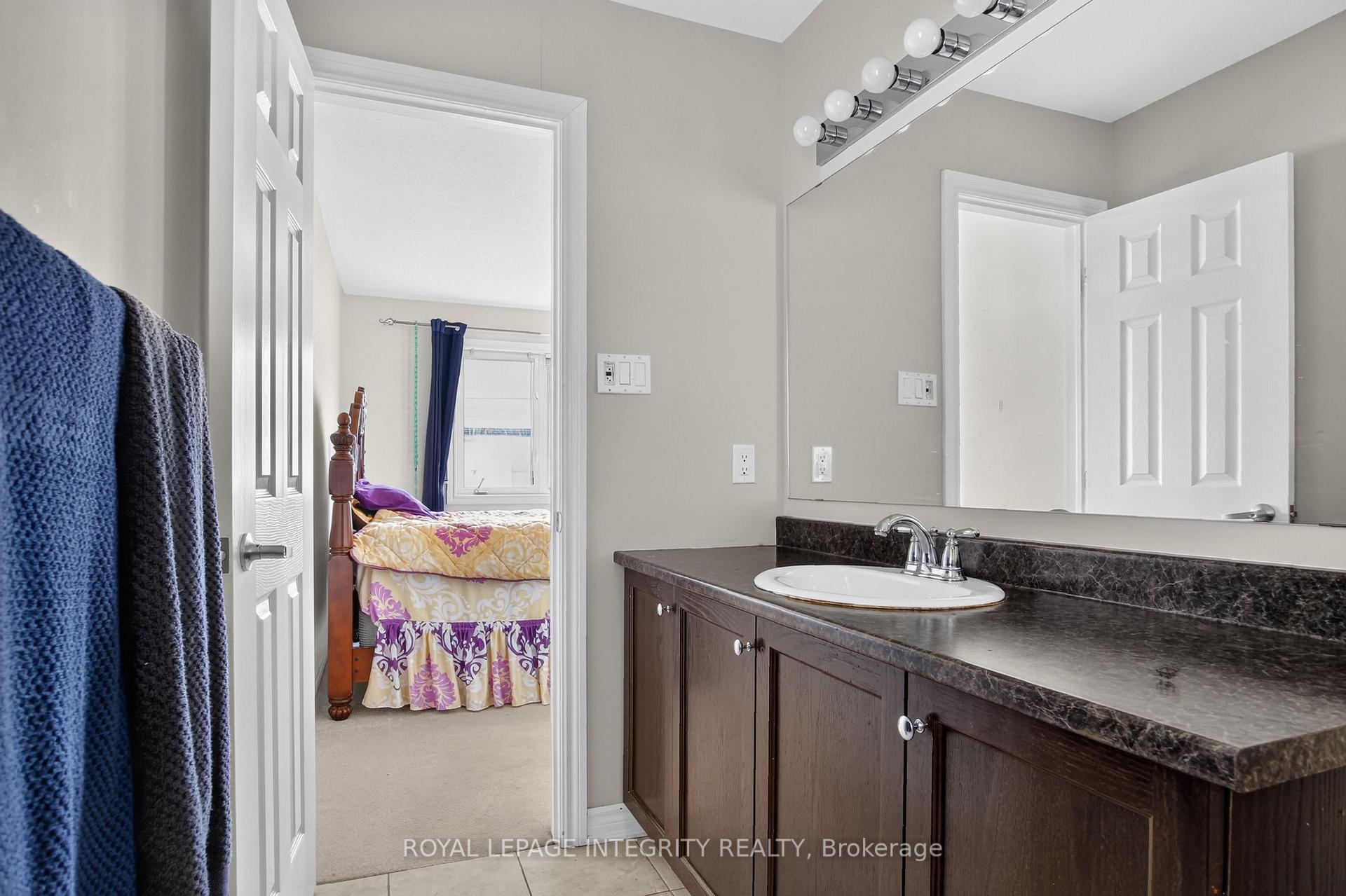 Photo 18 of 414 Meadowhawk Crescent, Ottawa, Barrhaven - Half Moon Bay — HOMEH