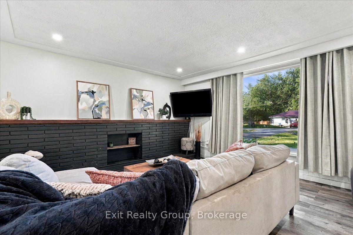 Photo 11 of 129 Harcourt Road, Quinte West, Murray Ward — HOMEH