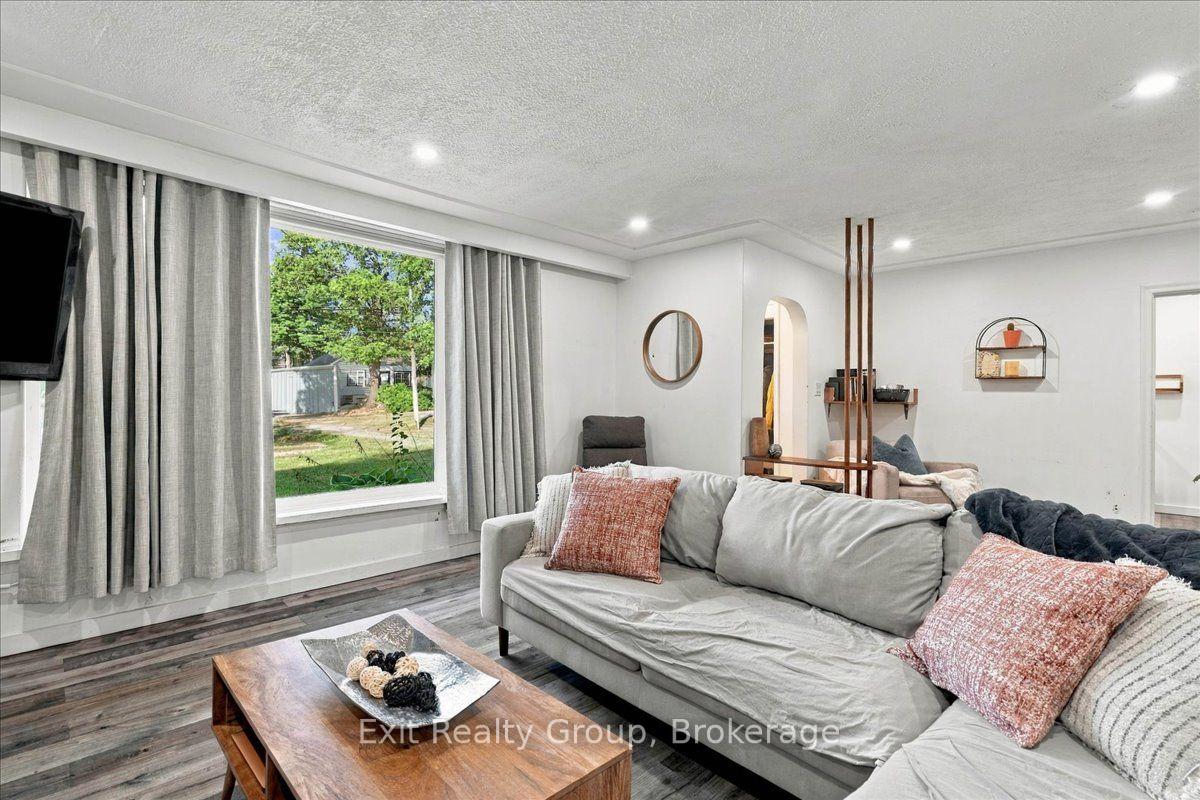 Photo 13 of 129 Harcourt Road, Quinte West, Murray Ward — HOMEH