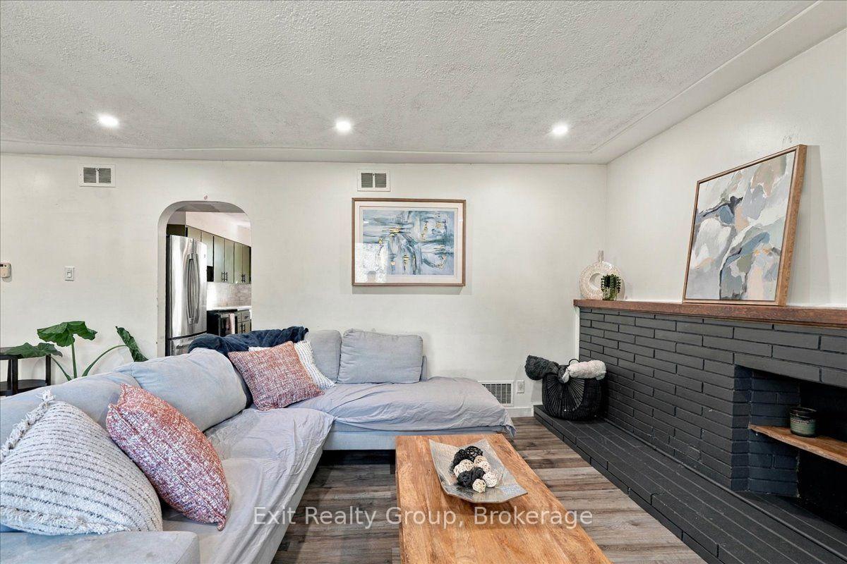 Photo 14 of 129 Harcourt Road, Quinte West, Murray Ward — HOMEH