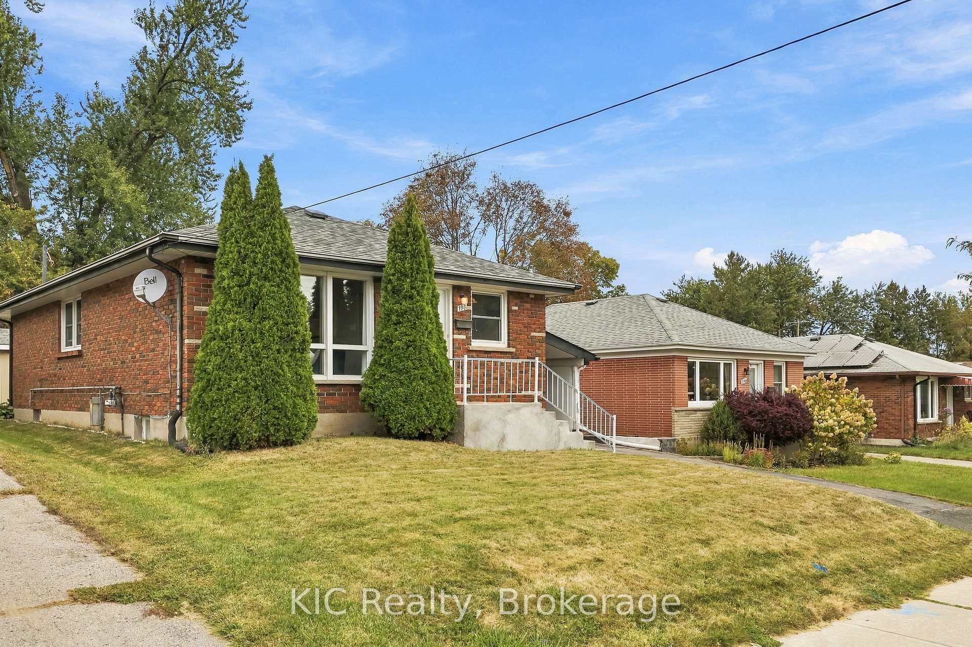 Photo 2 of 198 Mcclennan Street, Peterborough, Northcrest Ward 5 — HOMEH