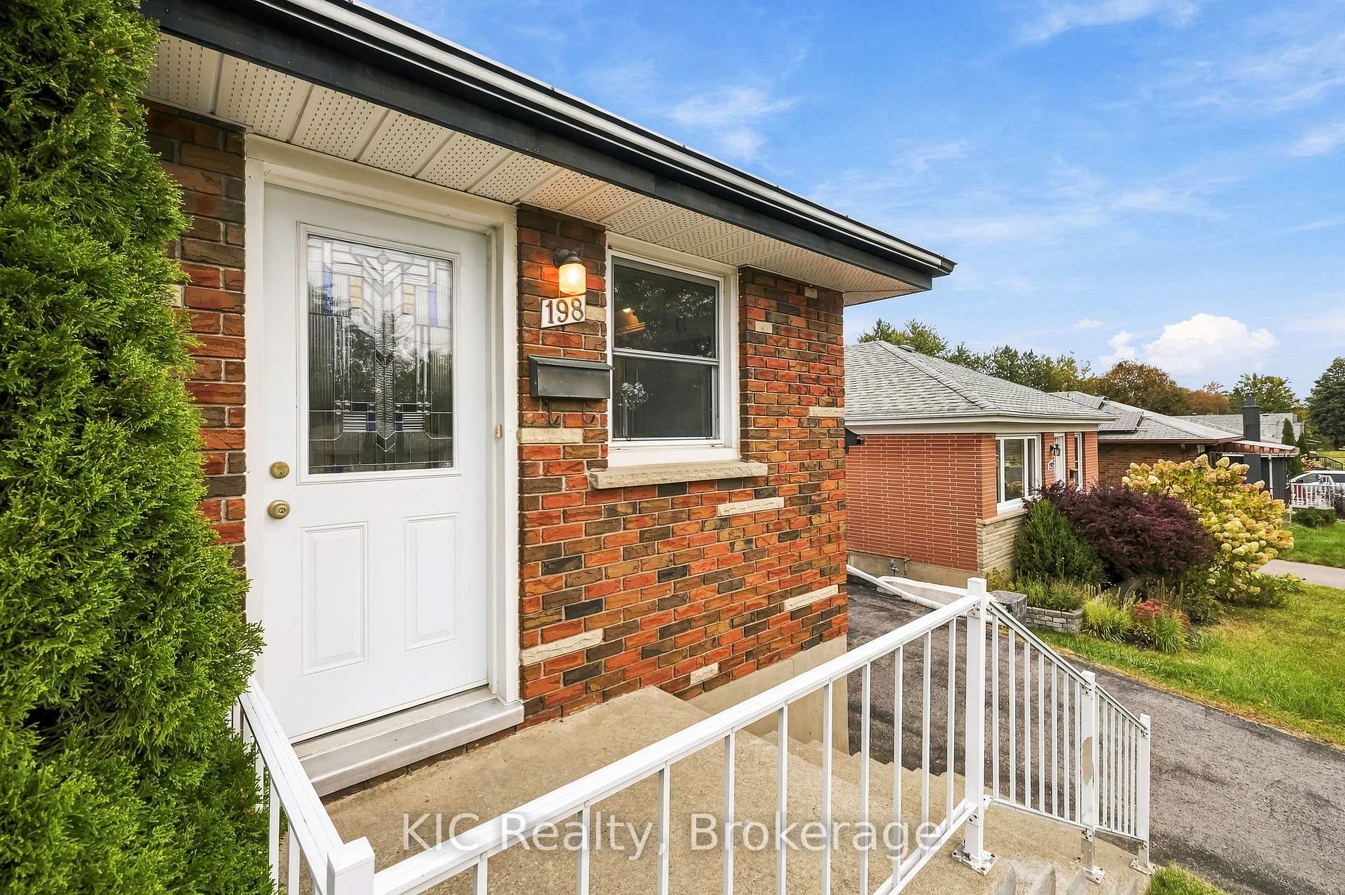 Photo 4 of 198 Mcclennan Street, Peterborough, Northcrest Ward 5 — HOMEH
