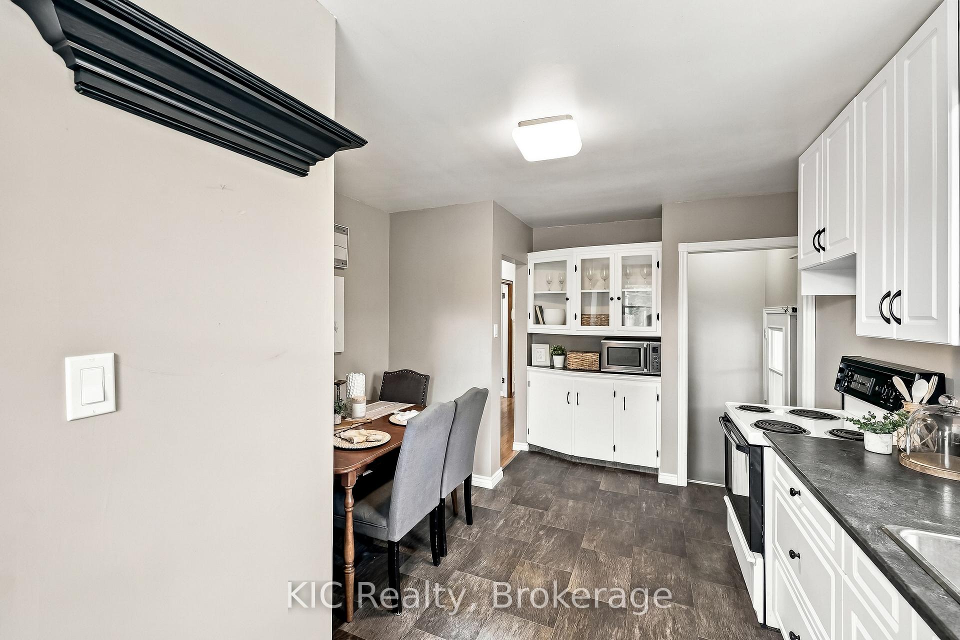 Photo 17 of 198 Mcclennan Street, Peterborough, Northcrest Ward 5 — HOMEH