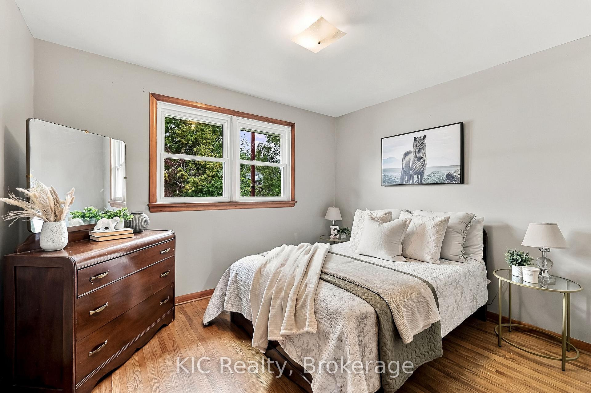 Photo 25 of 198 Mcclennan Street, Peterborough, Northcrest Ward 5 — HOMEH