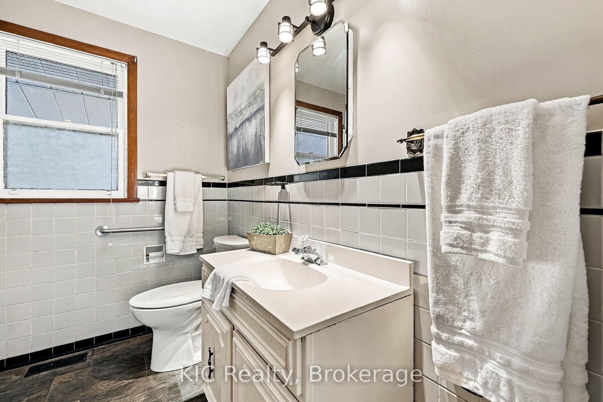 Photo 29 of 198 Mcclennan Street, Peterborough, Northcrest Ward 5 — HOMEH