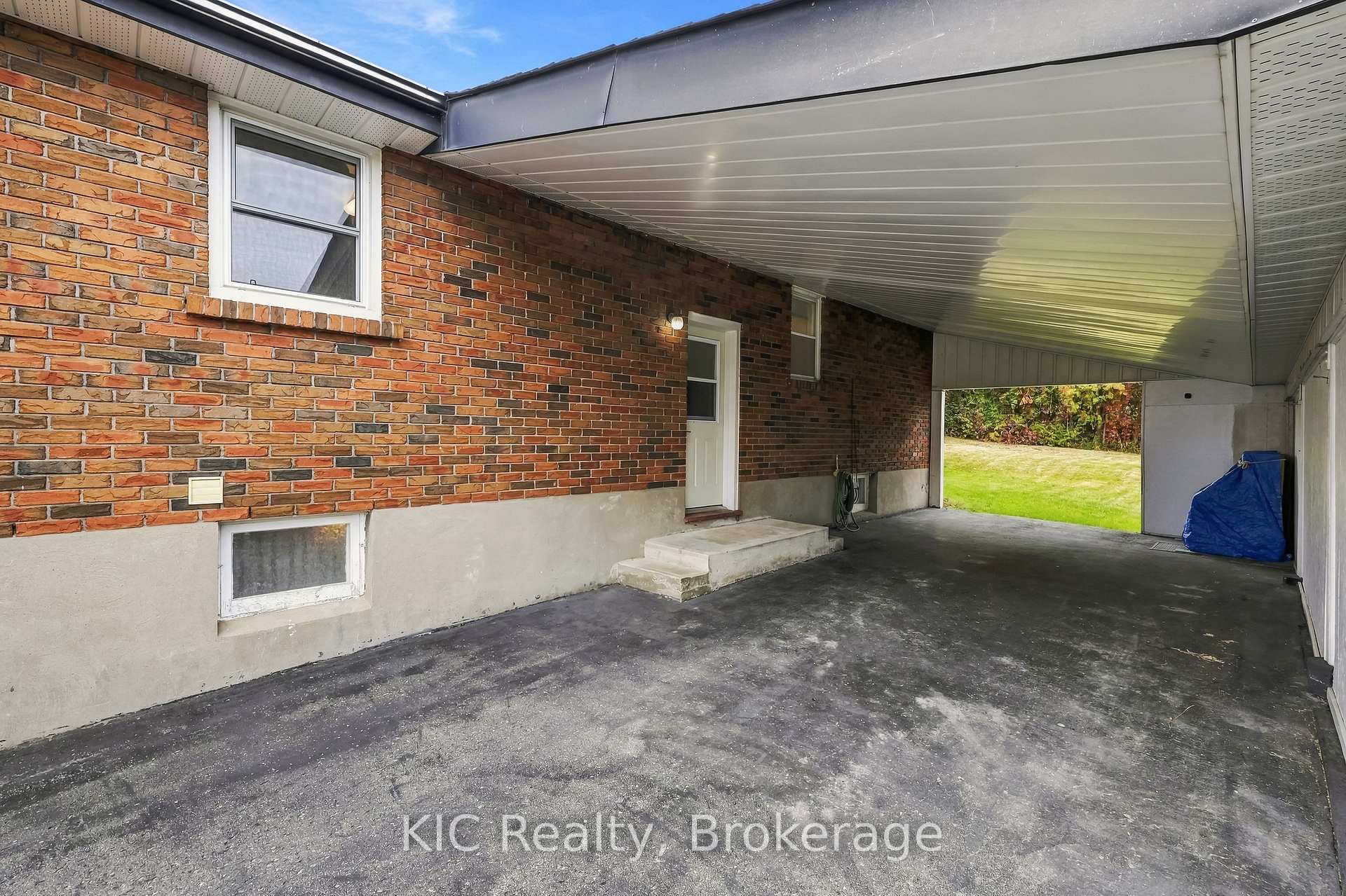 Photo 40 of 198 Mcclennan Street, Peterborough, Northcrest Ward 5 — HOMEH