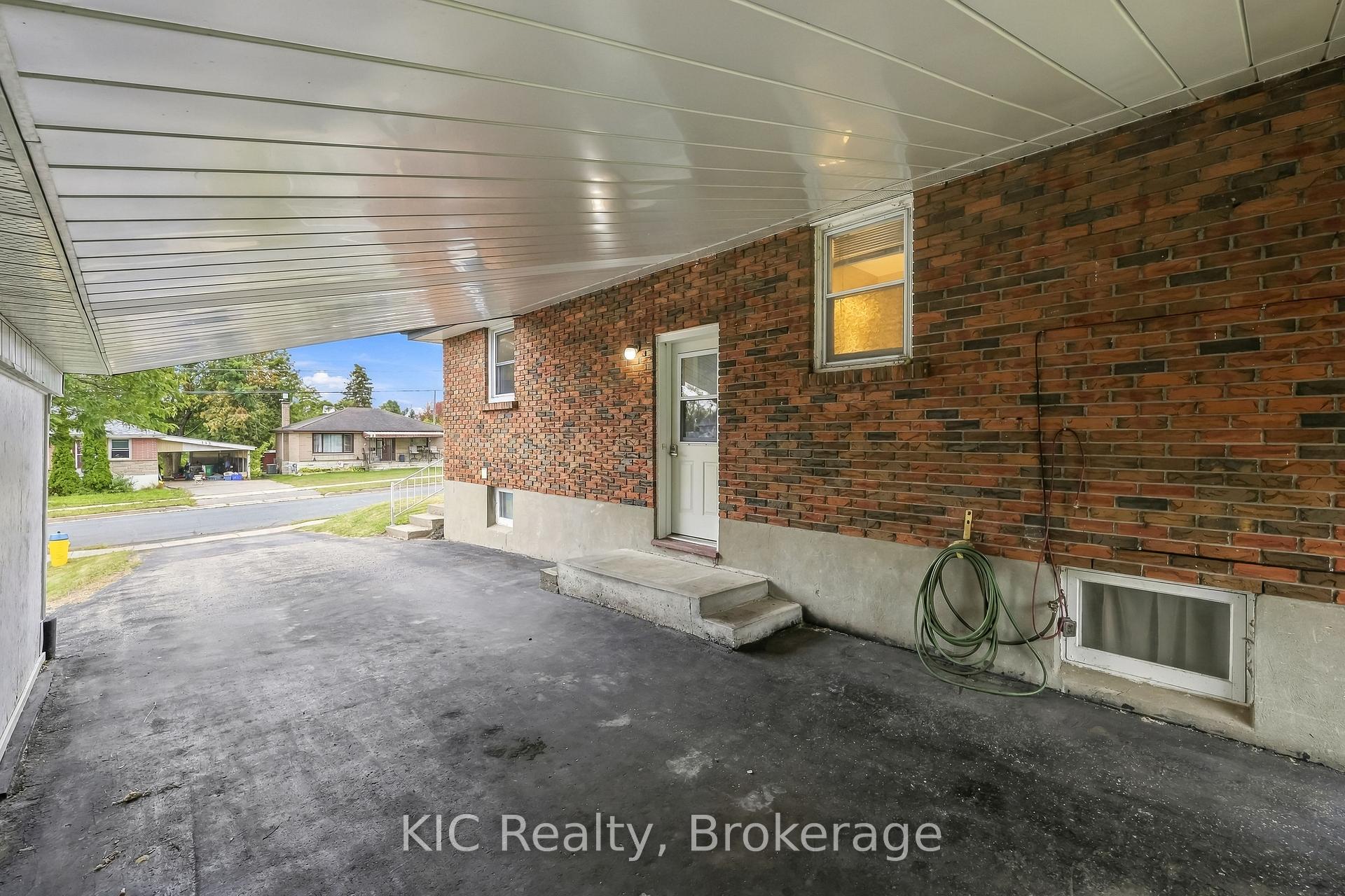 Photo 41 of 198 Mcclennan Street, Peterborough, Northcrest Ward 5 — HOMEH