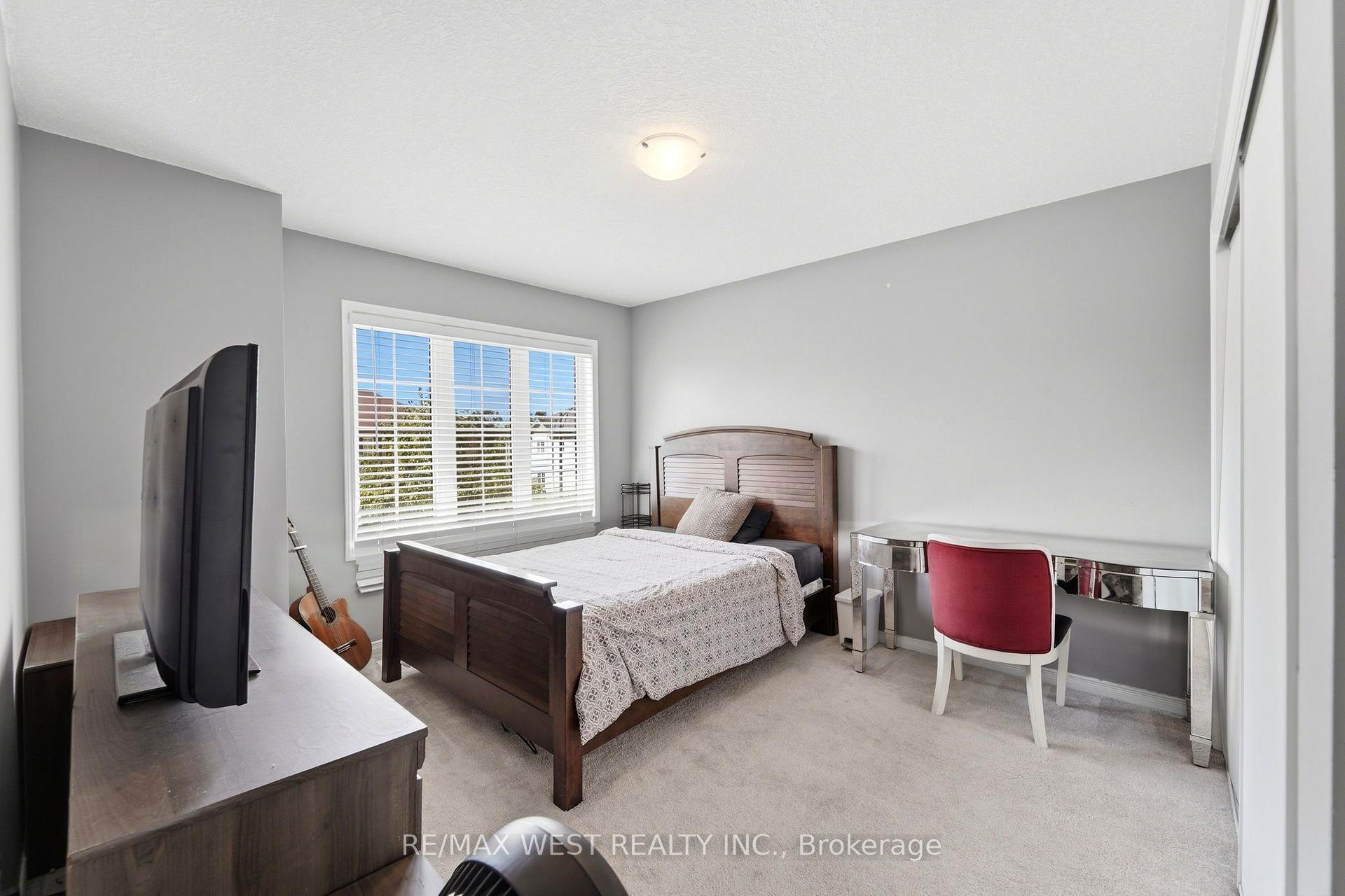 Photo 8 of 234 Voyager Pass, Hamilton, Binbrook — HOMEH