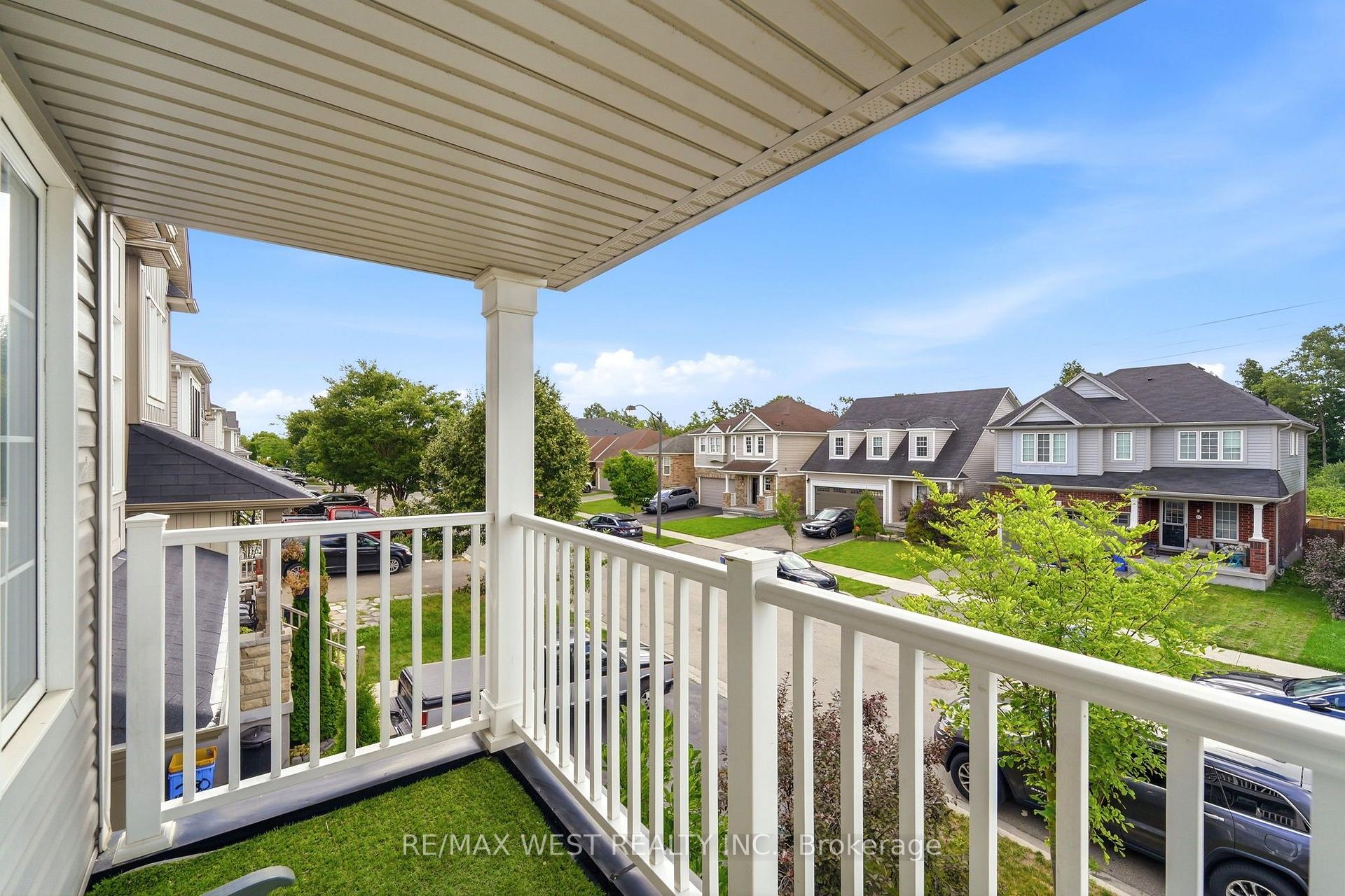 Photo 10 of 234 Voyager Pass, Hamilton, Binbrook — HOMEH