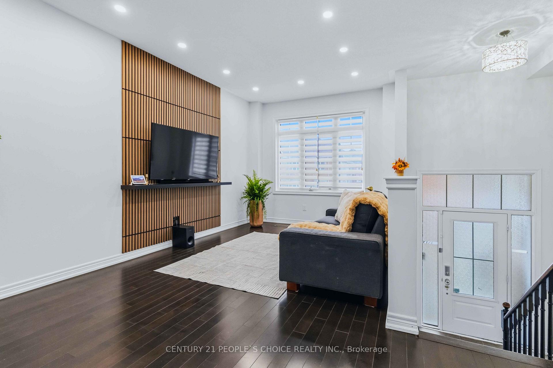 Photo 5 of 52 Aldersgate Drive, Brampton, Northwest Brampton — HOMEH