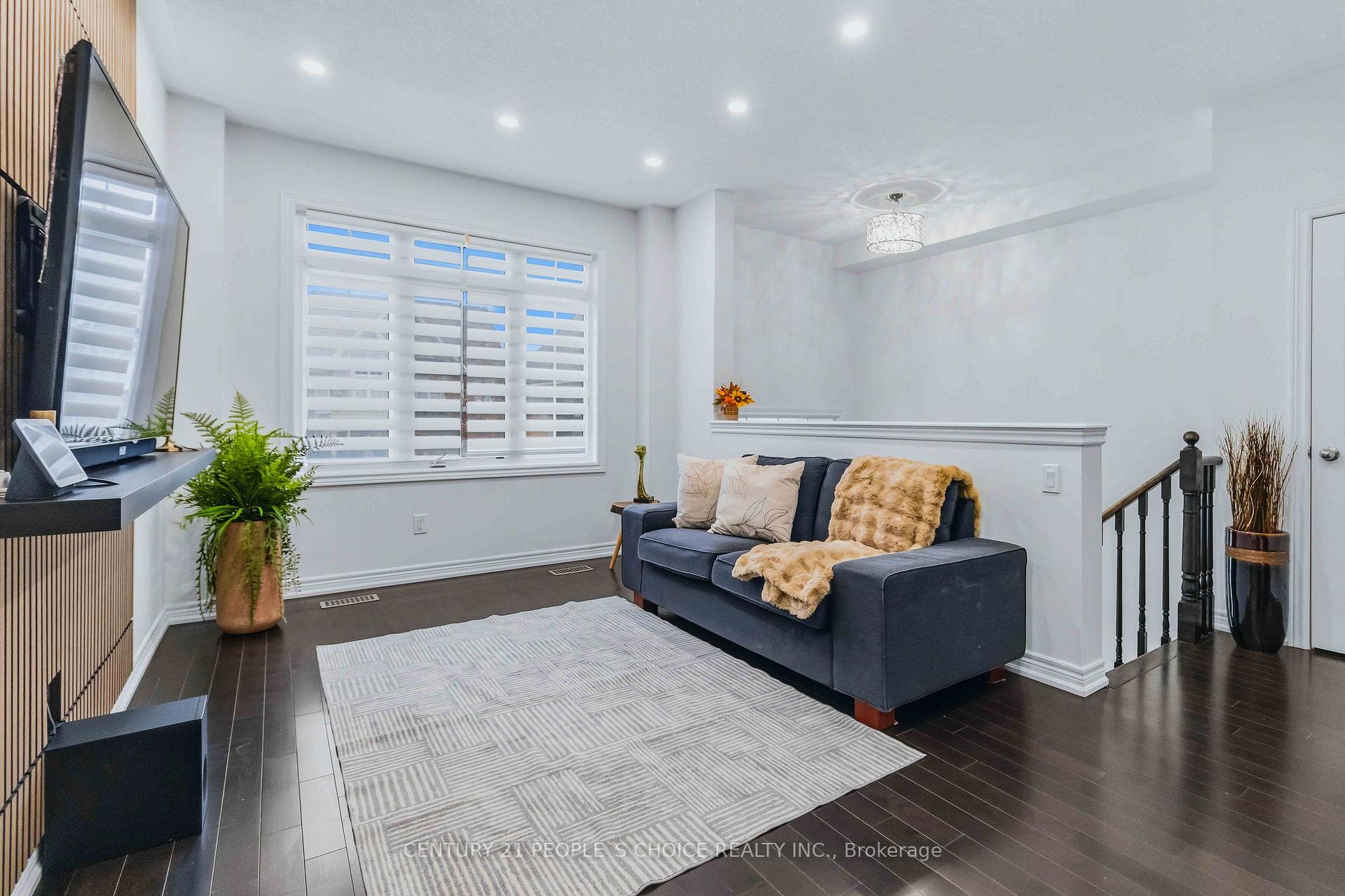 Photo 6 of 52 Aldersgate Drive, Brampton, Northwest Brampton — HOMEH