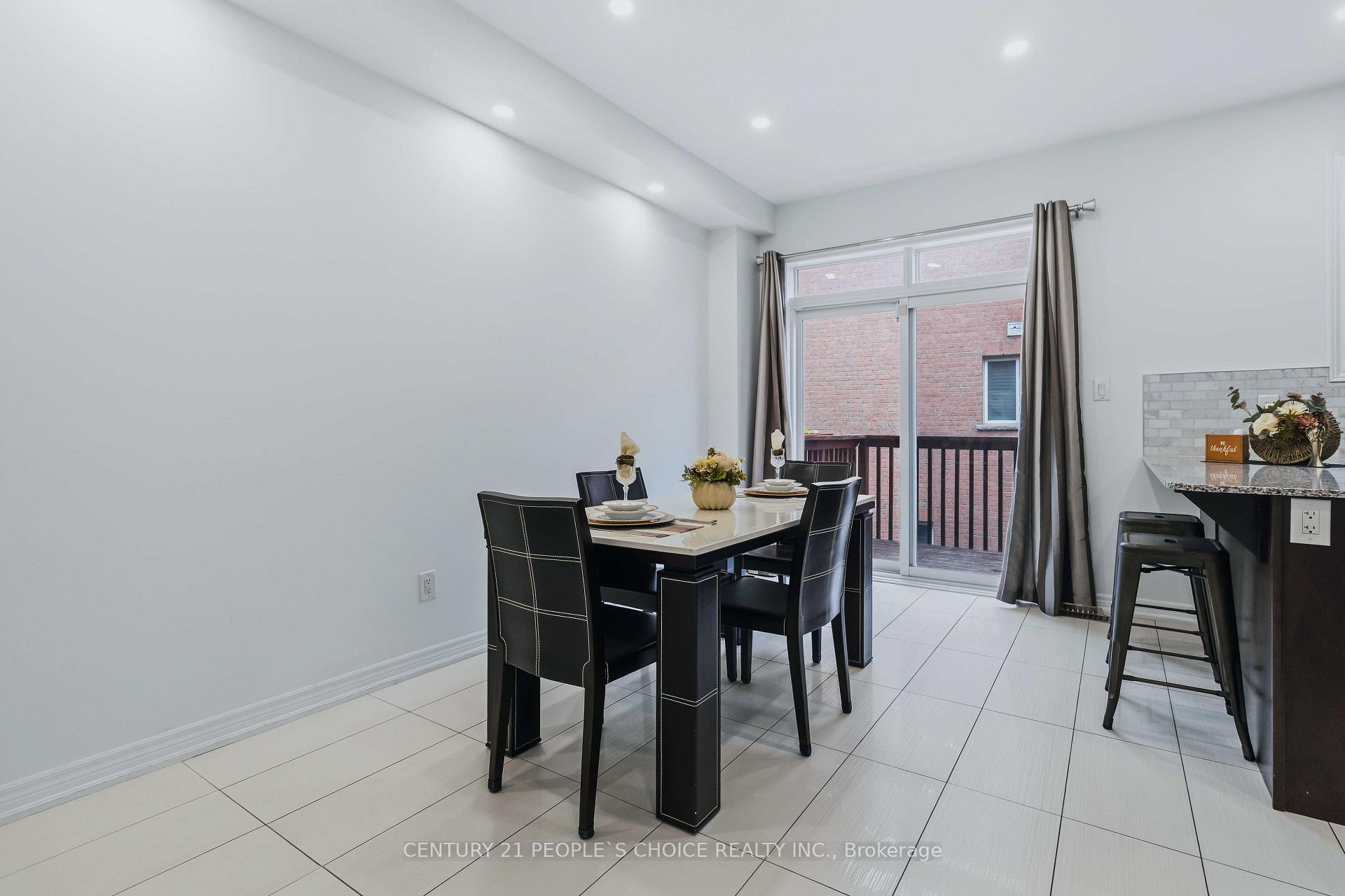 Photo 11 of 52 Aldersgate Drive, Brampton, Northwest Brampton — HOMEH