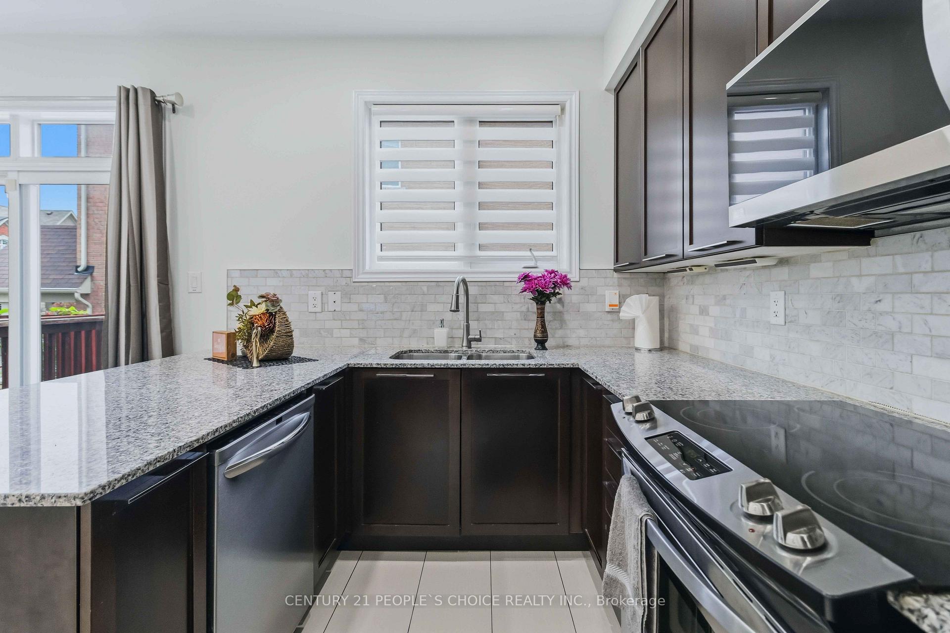Photo 16 of 52 Aldersgate Drive, Brampton, Northwest Brampton — HOMEH