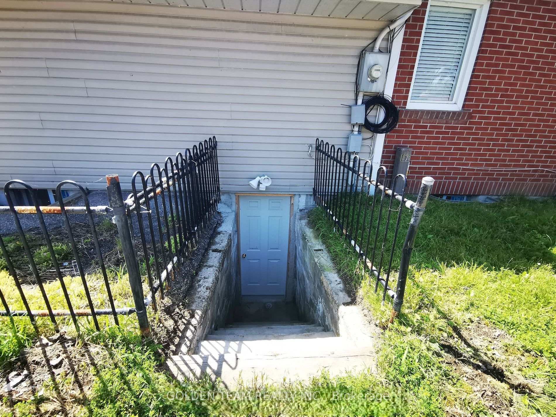Photo 8 of Unit Bsmt, 422 The Queensway, Georgina, Keswick South — HOMEH