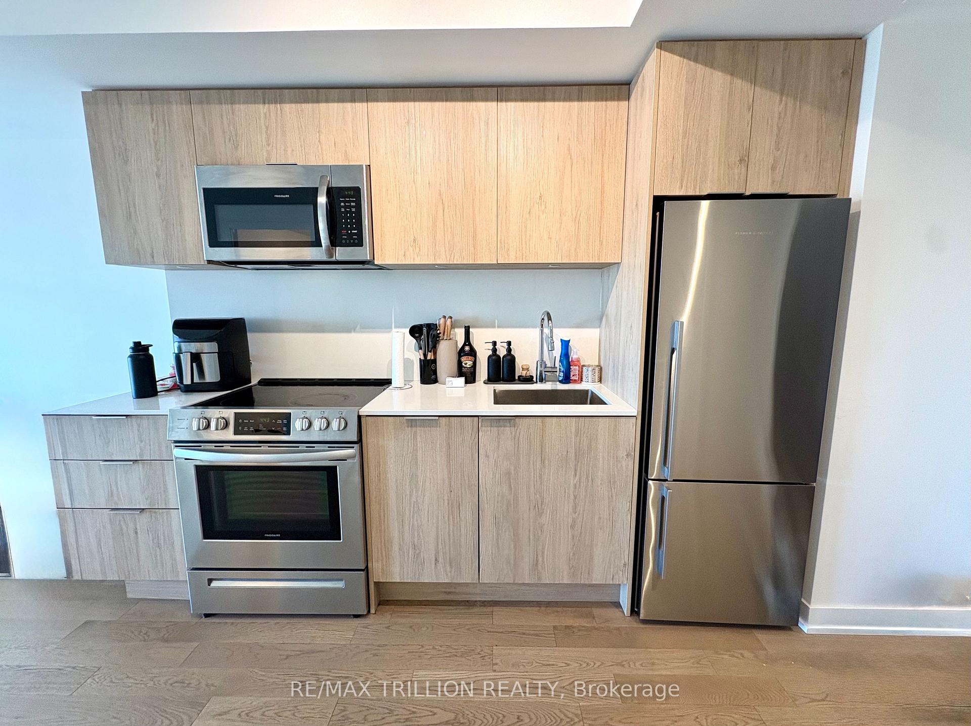 Photo 6 of Unit 1501, 25 Richmond Street E, Toronto, Church-Yonge Corridor — HOMEH