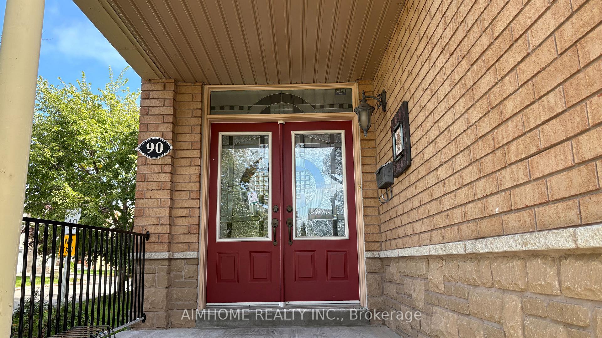 Photo 3 of 90 Briarhall Crescent, Markham, Berczy — HOMEH