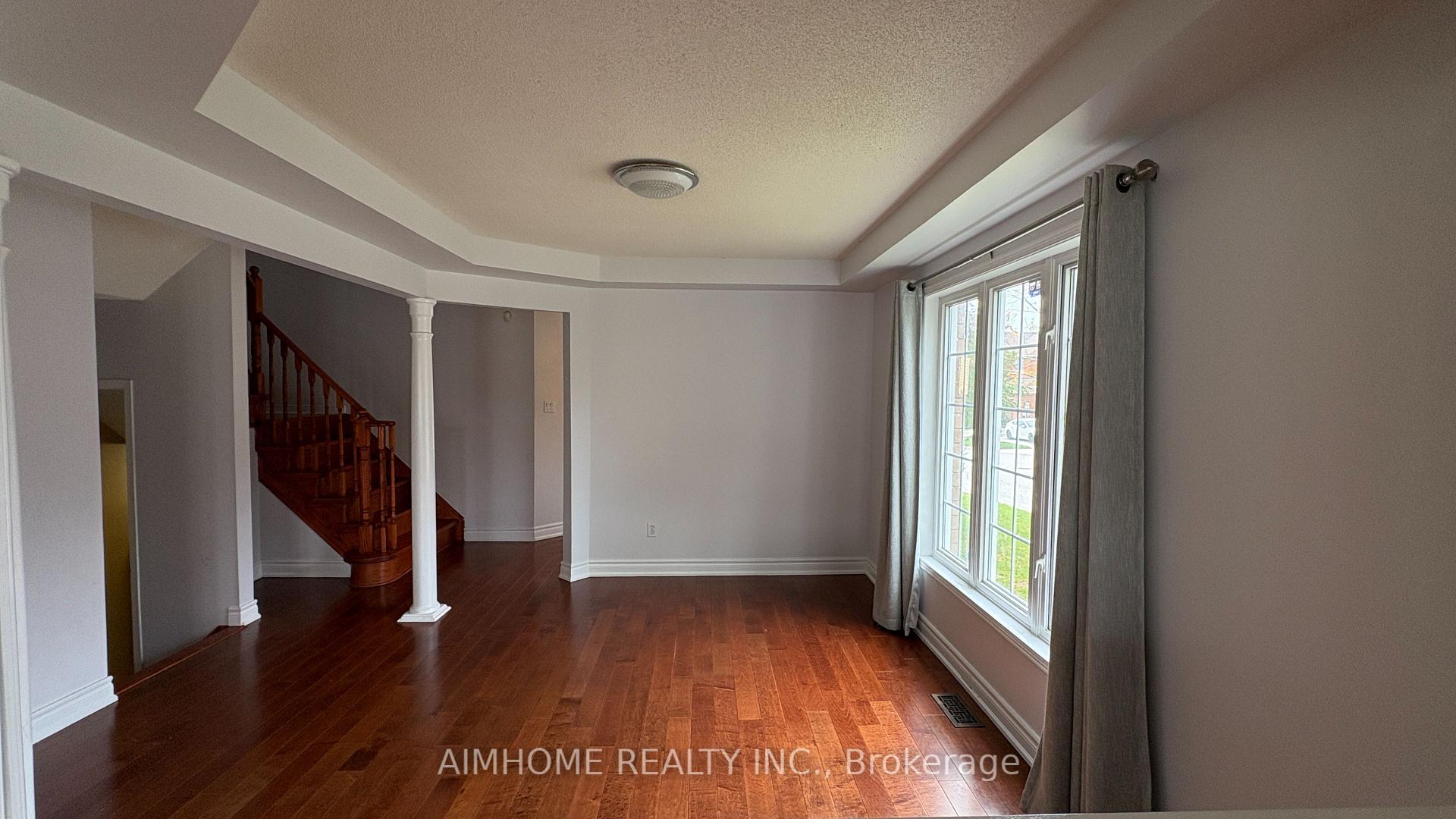 Photo 10 of 90 Briarhall Crescent, Markham, Berczy — HOMEH