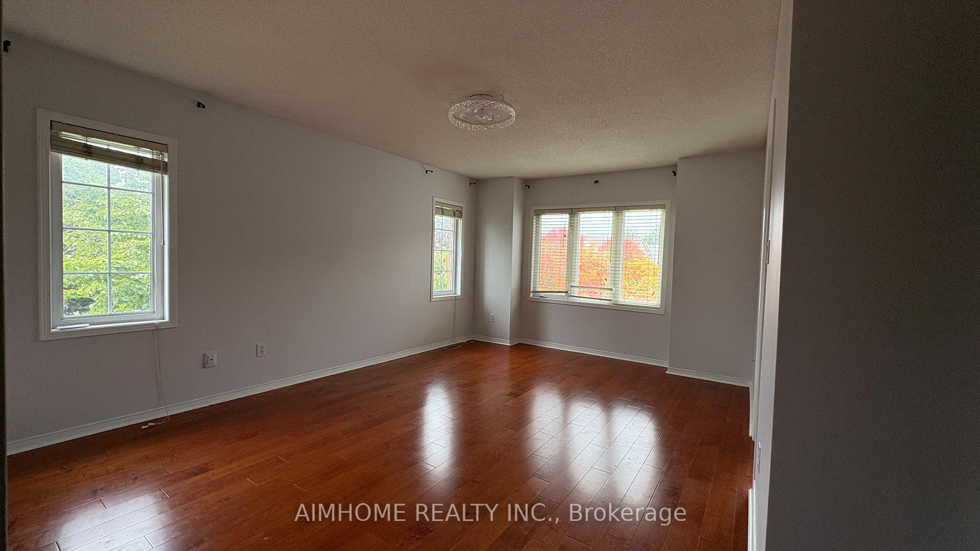 Photo 16 of 90 Briarhall Crescent, Markham, Berczy — HOMEH