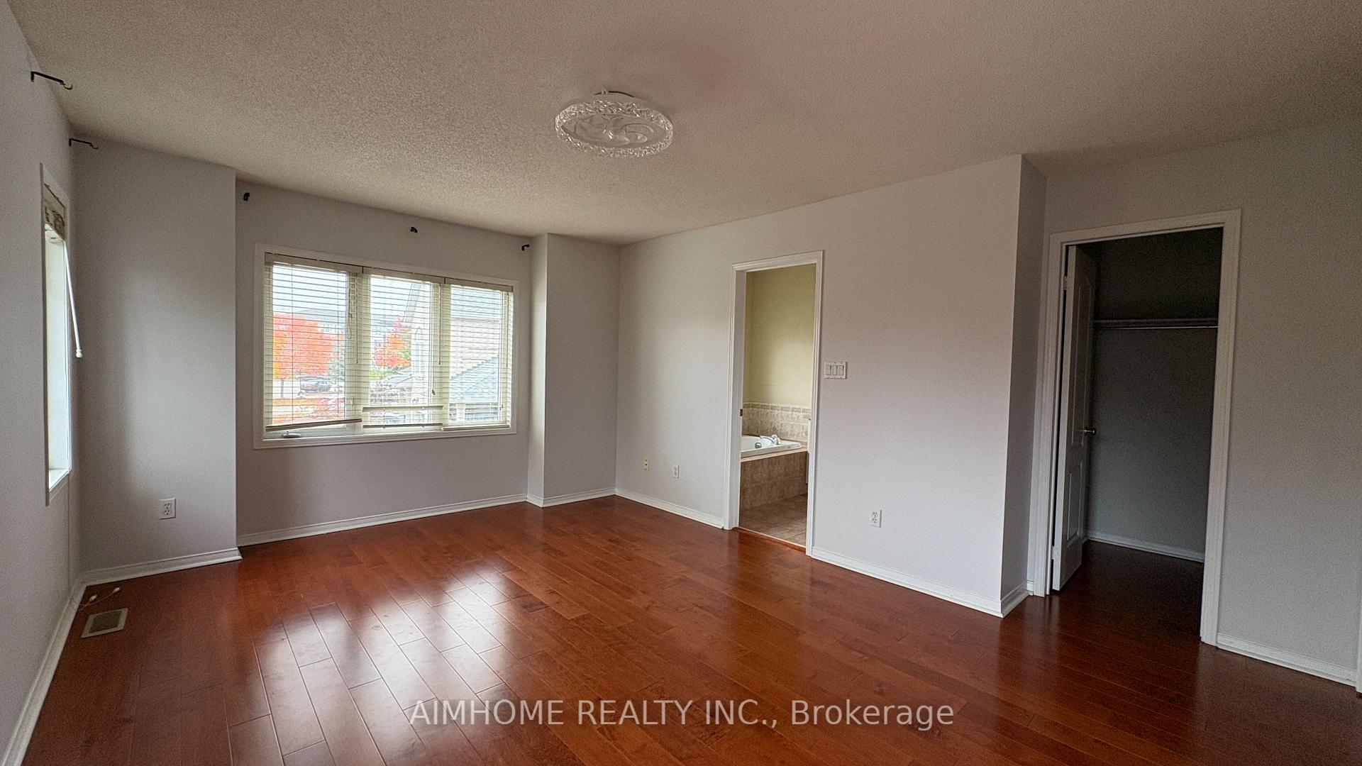 Photo 17 of 90 Briarhall Crescent, Markham, Berczy — HOMEH