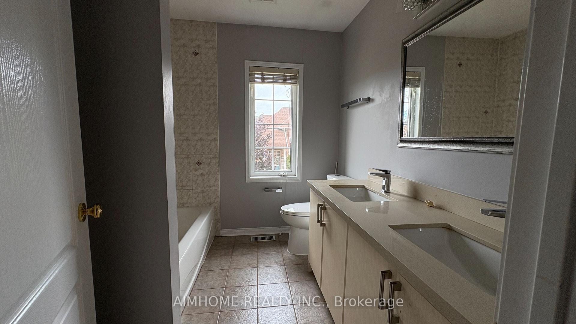 Photo 20 of 90 Briarhall Crescent, Markham, Berczy — HOMEH