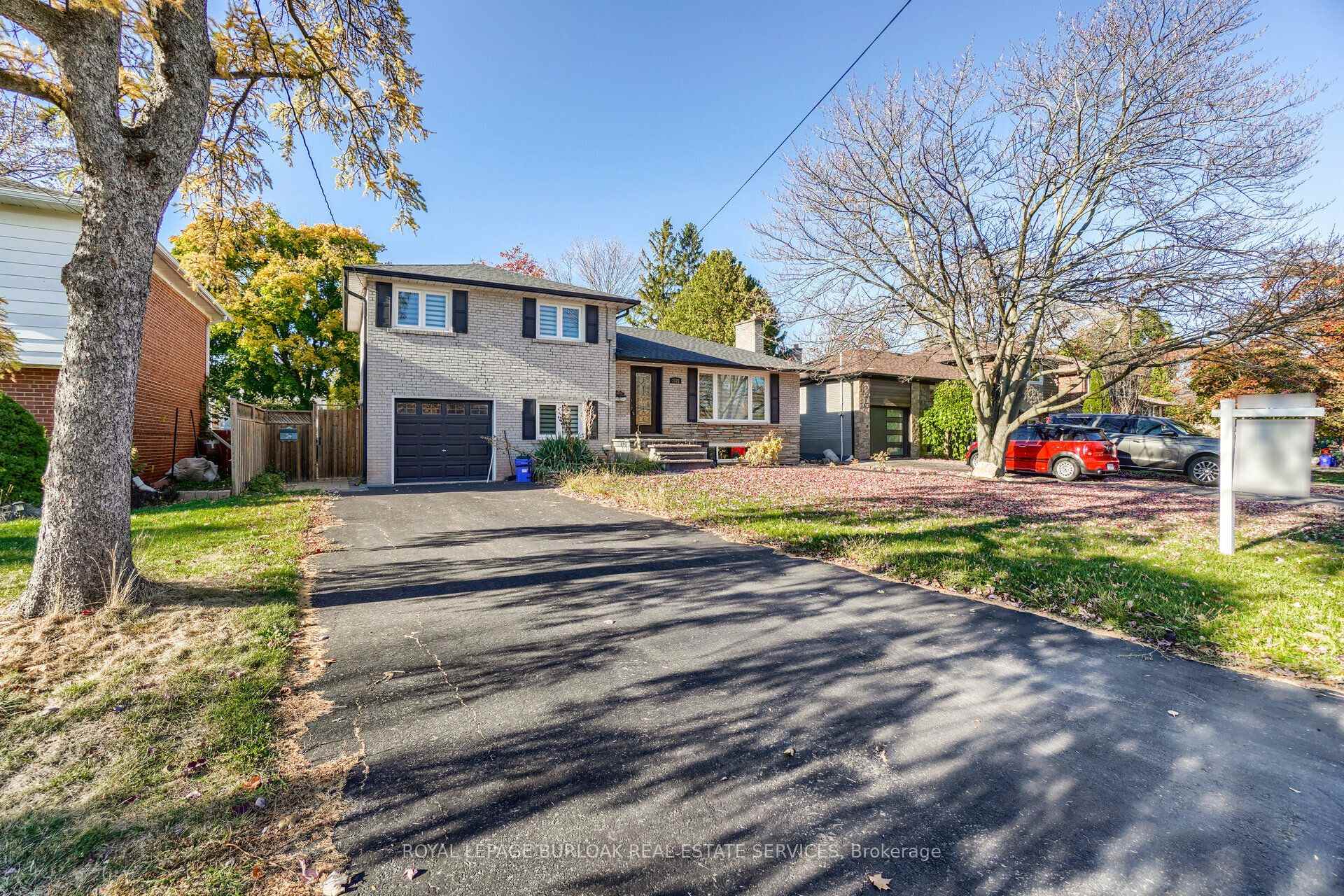 Photo 2 of 2121 Bridge Road, Oakville, West — HOMEH