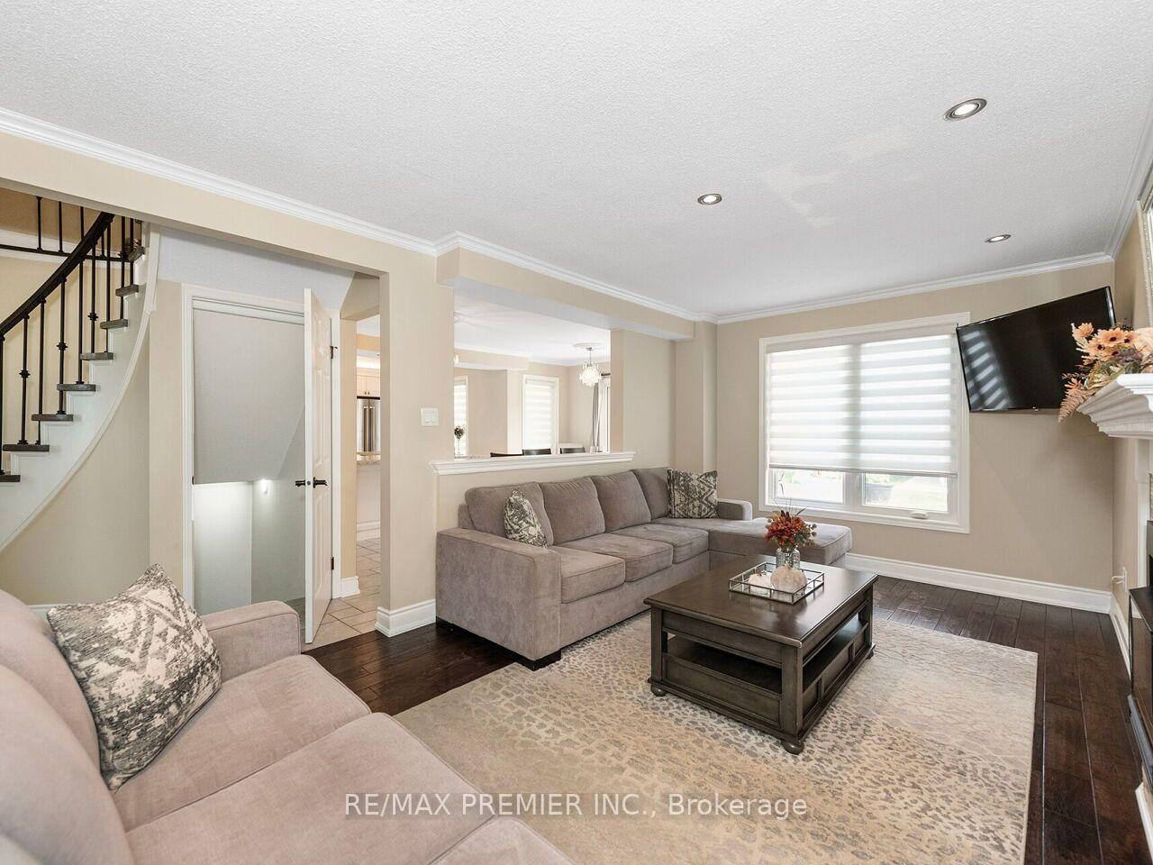Photo 12 of 81 De Rose Avenue, Caledon, Bolton West — HOMEH