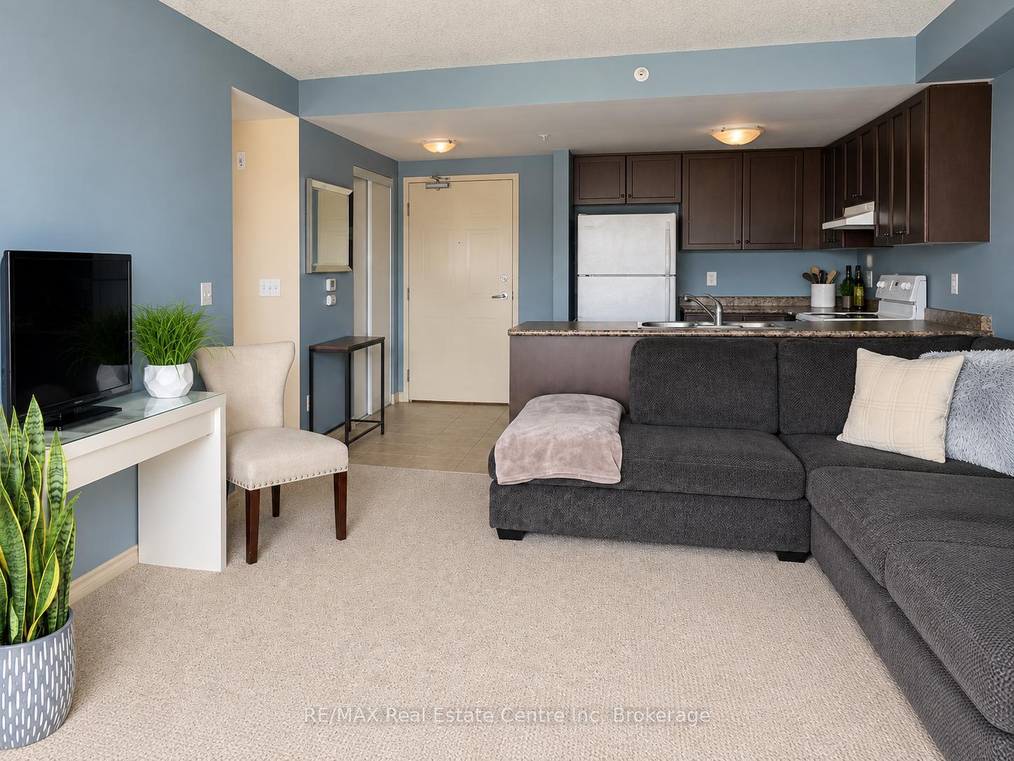 Photo 3 of Unit 410, 45 Goodwin Drive, Guelph, Pineridge/Westminster Woods — HOMEH