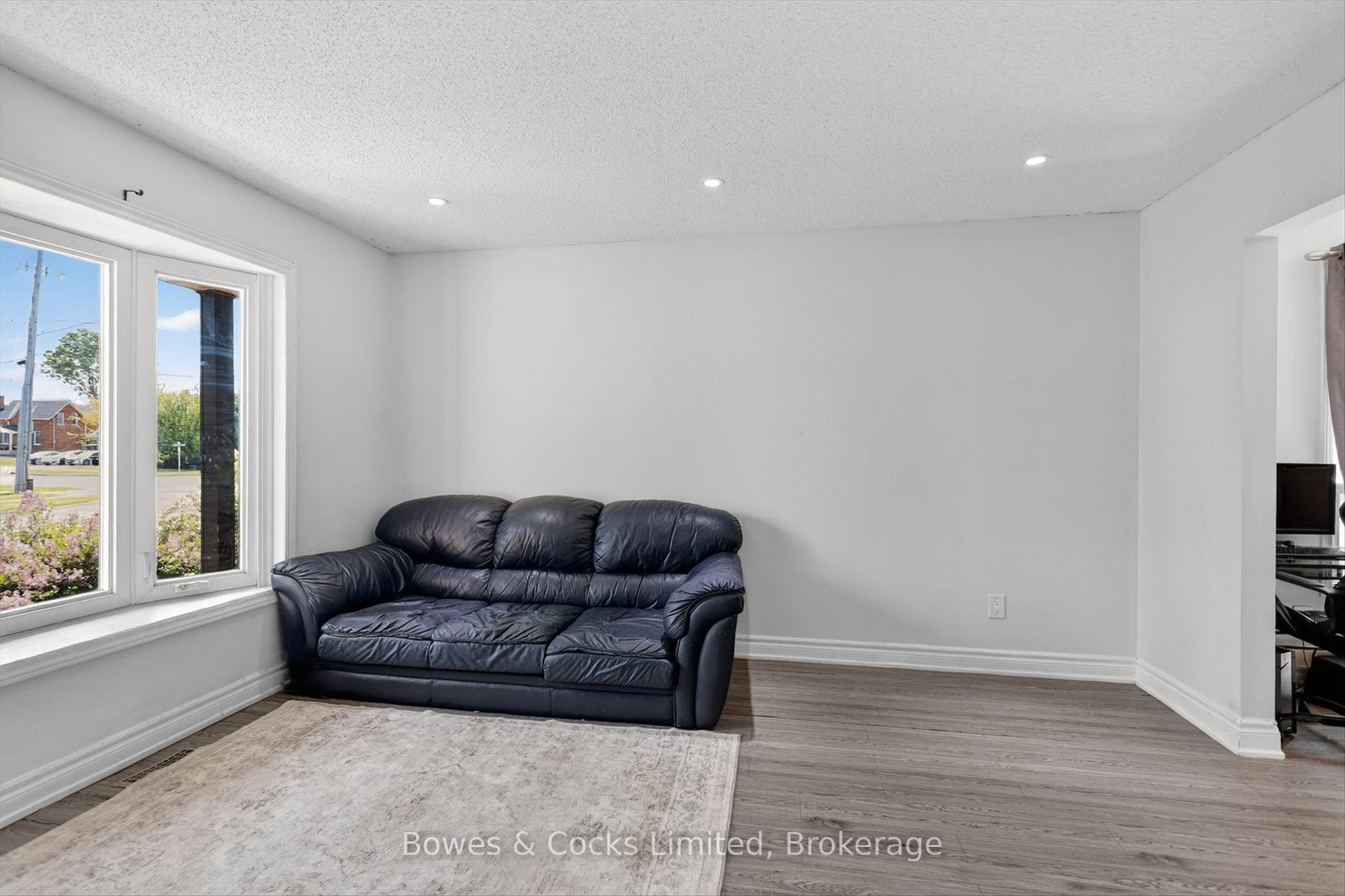 Photo 7 of 4 Claret Road, Clarington, Courtice — HOMEH