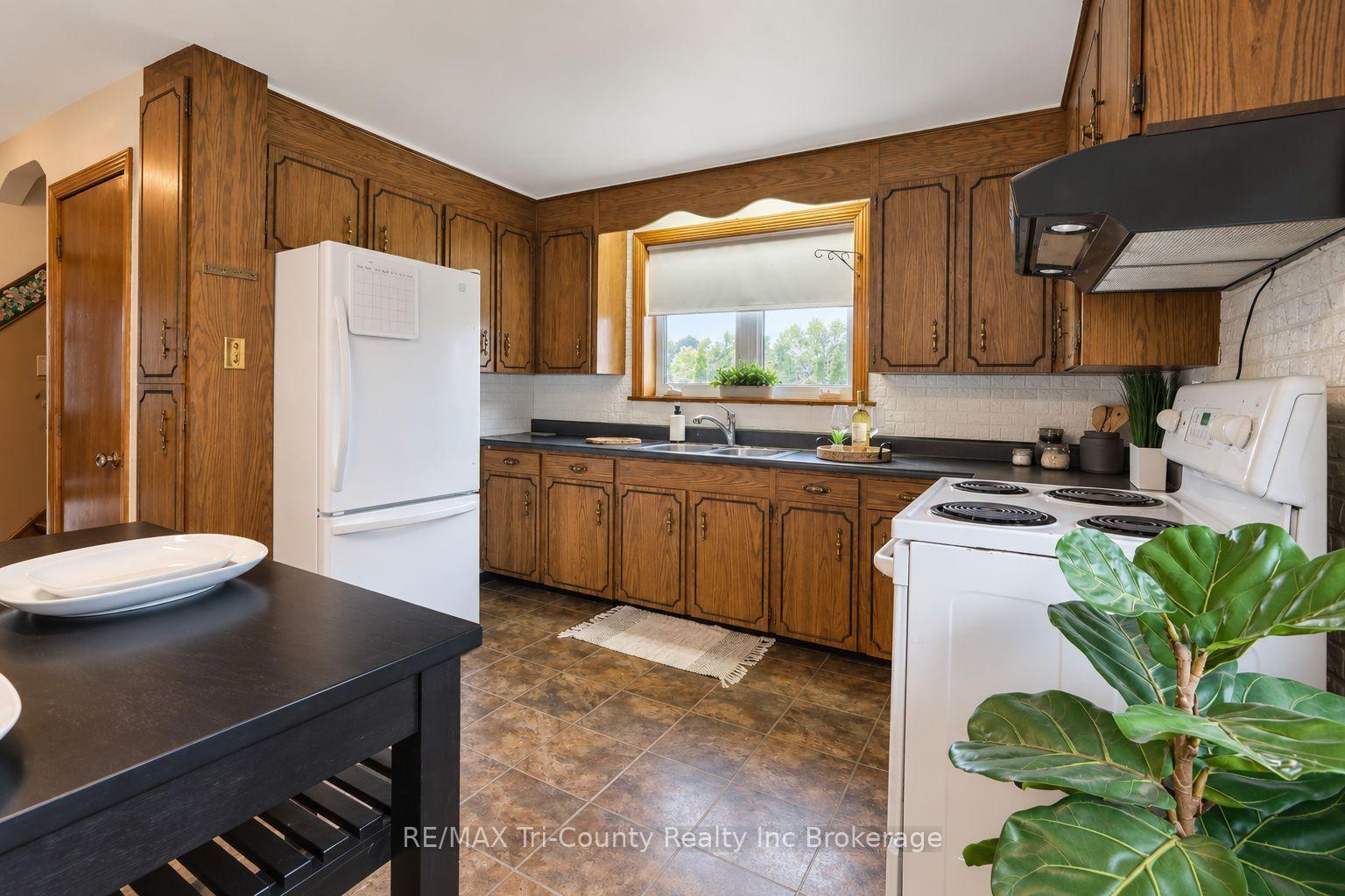 Photo 13 of 11475 Plank Road, Bayham, Eden — HOMEH