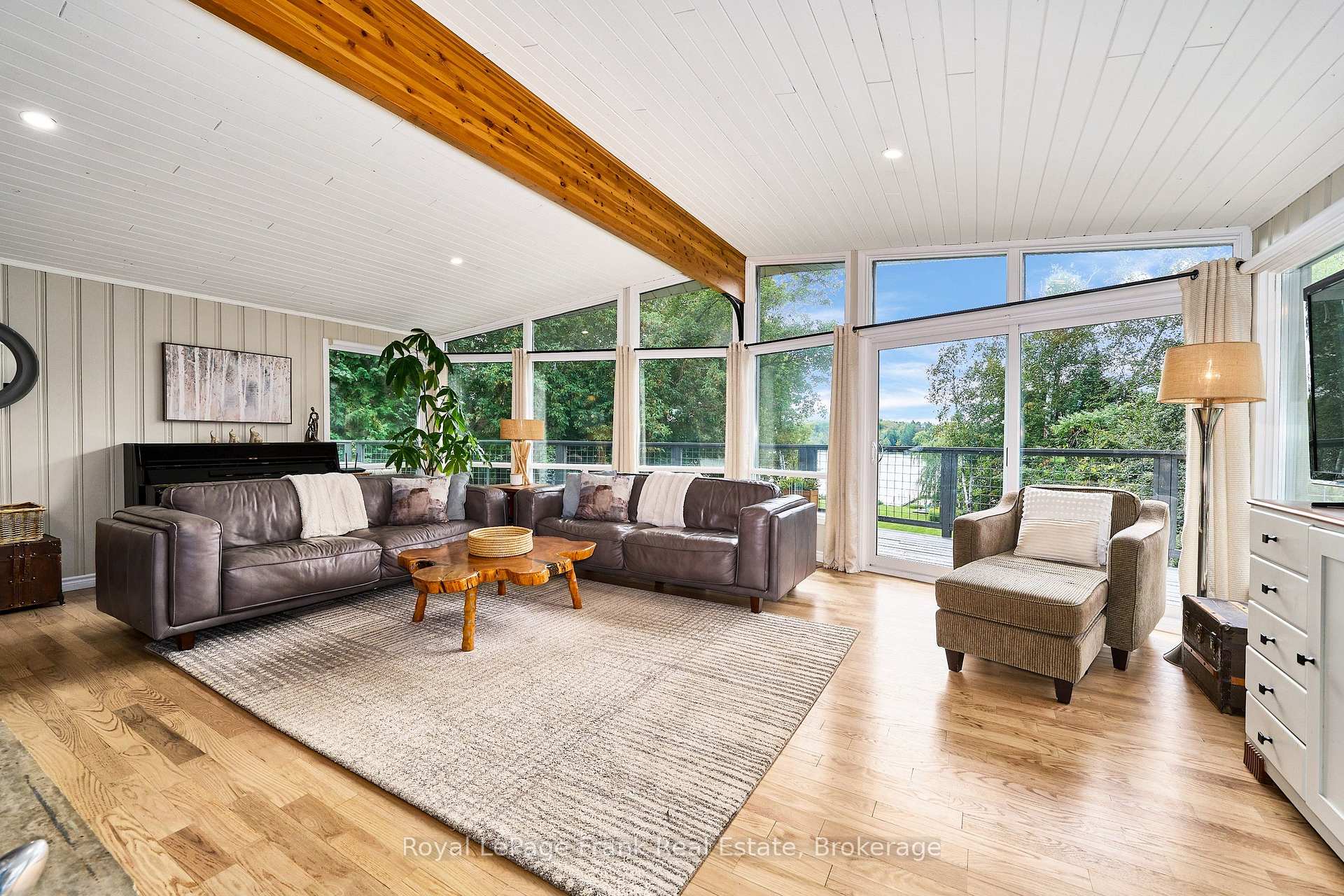 Photo 4 of 156 Acton Road, Uxbridge, Rural Uxbridge — HOMEH