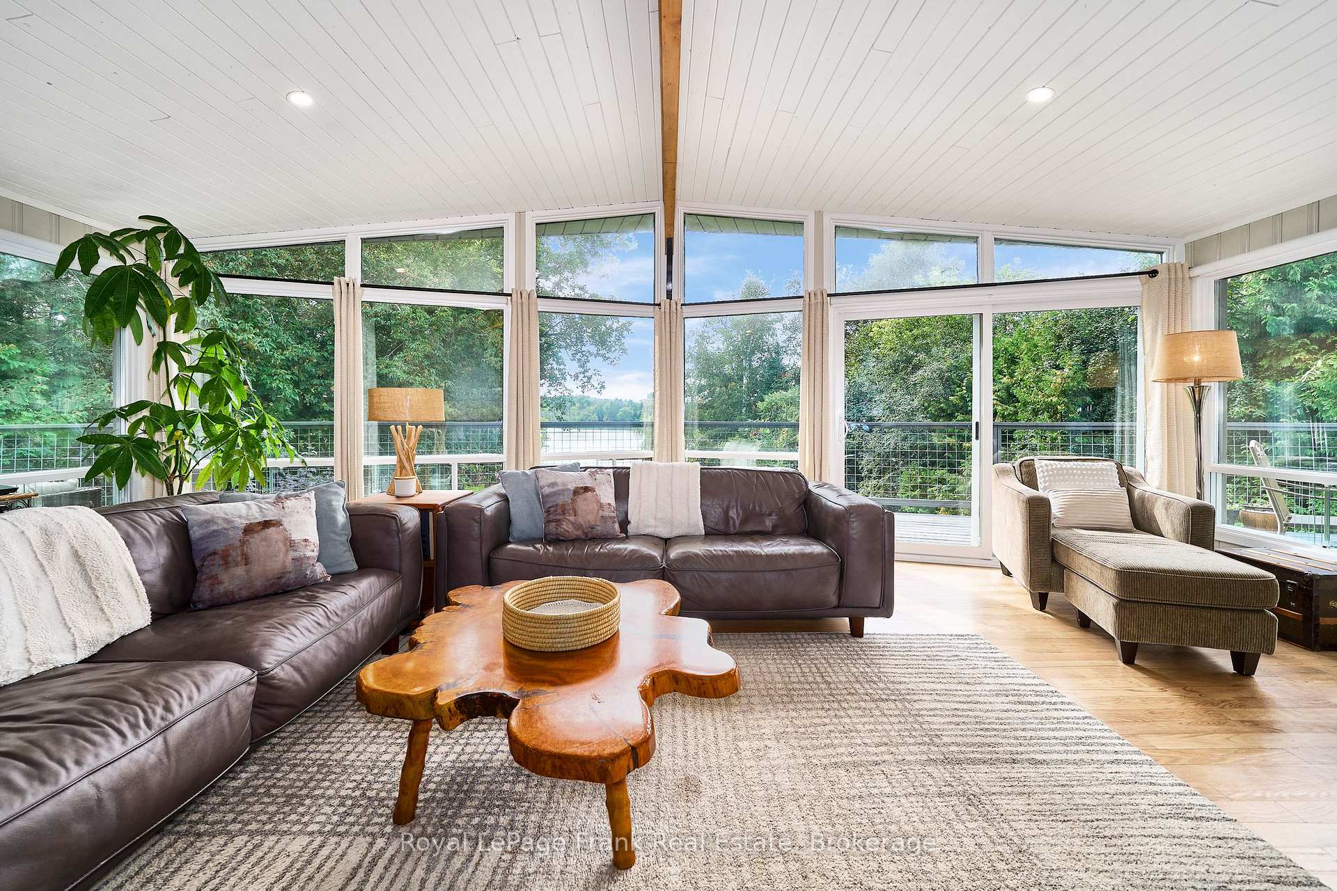 Photo 6 of 156 Acton Road, Uxbridge, Rural Uxbridge — HOMEH