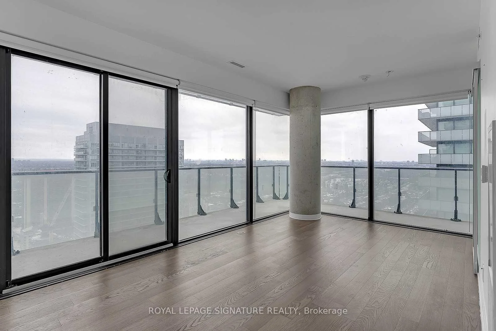 Photo 2 of Unit 3604, 161 Roehampton Avenue, Toronto, Mount Pleasant West — HOMEH