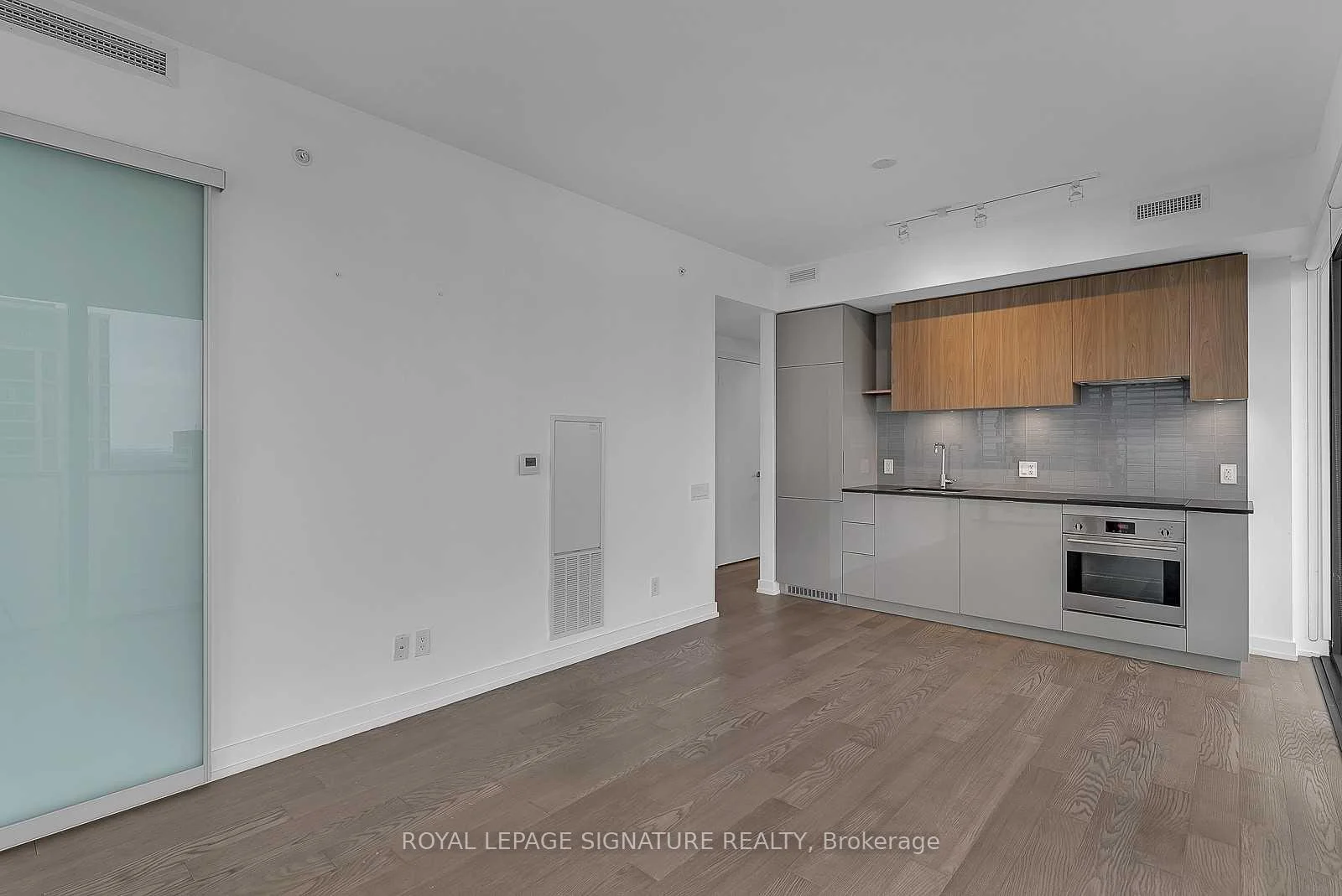 Photo 8 of Unit 3604, 161 Roehampton Avenue, Toronto, Mount Pleasant West — HOMEH