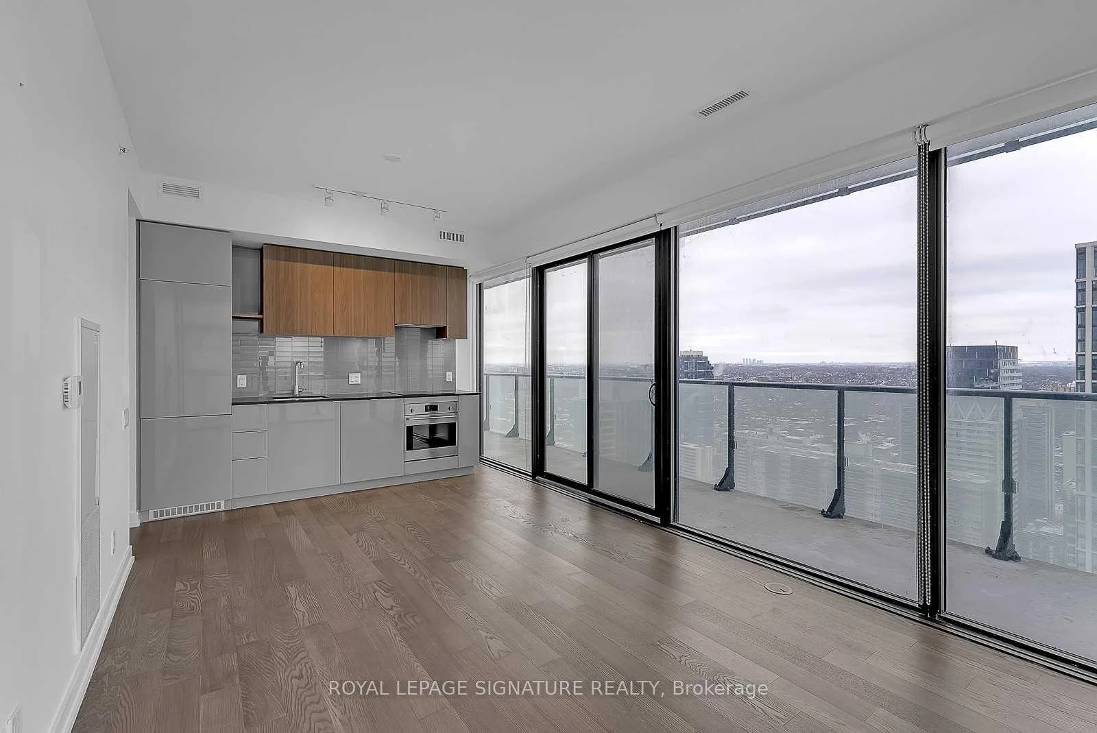 Photo 10 of Unit 3604, 161 Roehampton Avenue, Toronto, Mount Pleasant West — HOMEH
