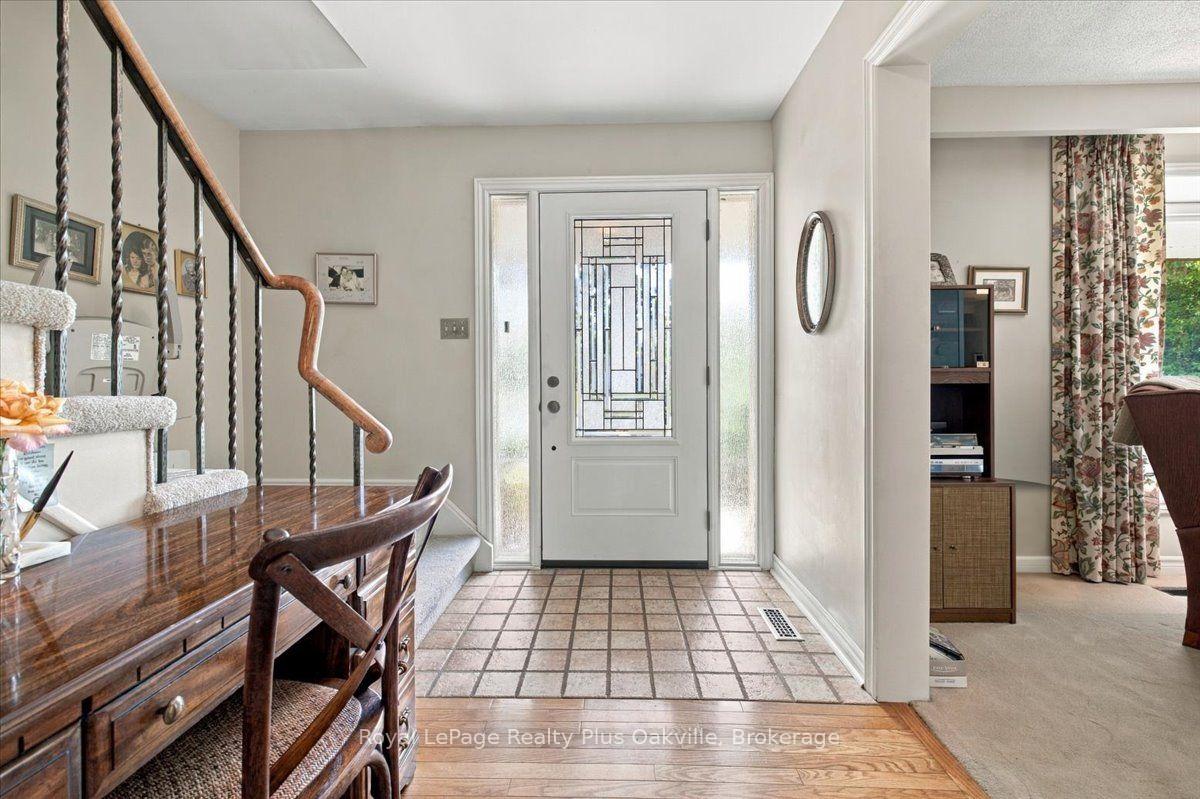 Photo 5 of 2507 Woburn Crescent, Oakville, West — HOMEH