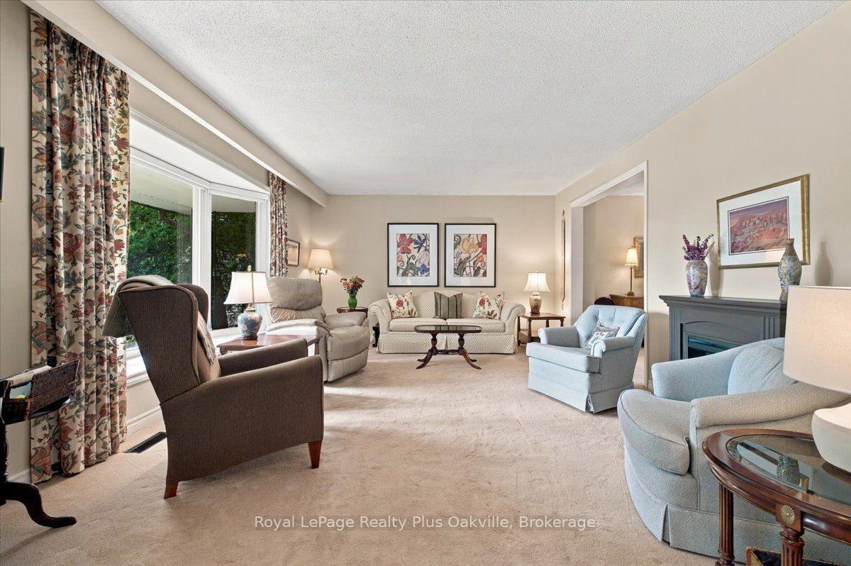Photo 6 of 2507 Woburn Crescent, Oakville, West — HOMEH
