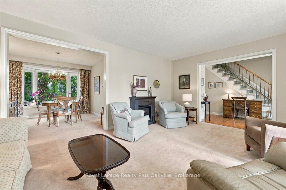 Photo 8 of 2507 Woburn Crescent, Oakville, West — HOMEH