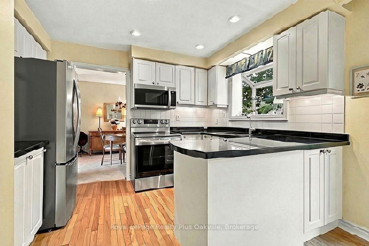 Photo 11 of 2507 Woburn Crescent, Oakville, West — HOMEH