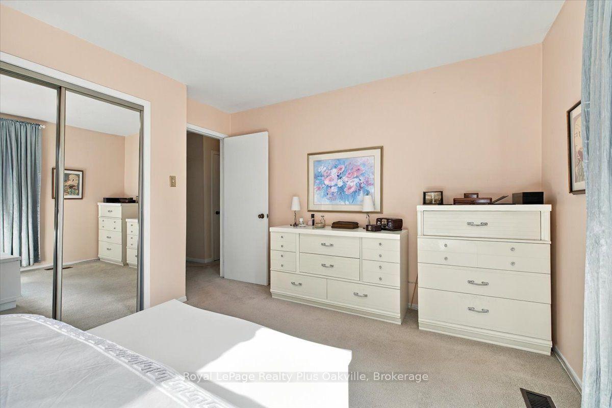 Photo 18 of 2507 Woburn Crescent, Oakville, West — HOMEH