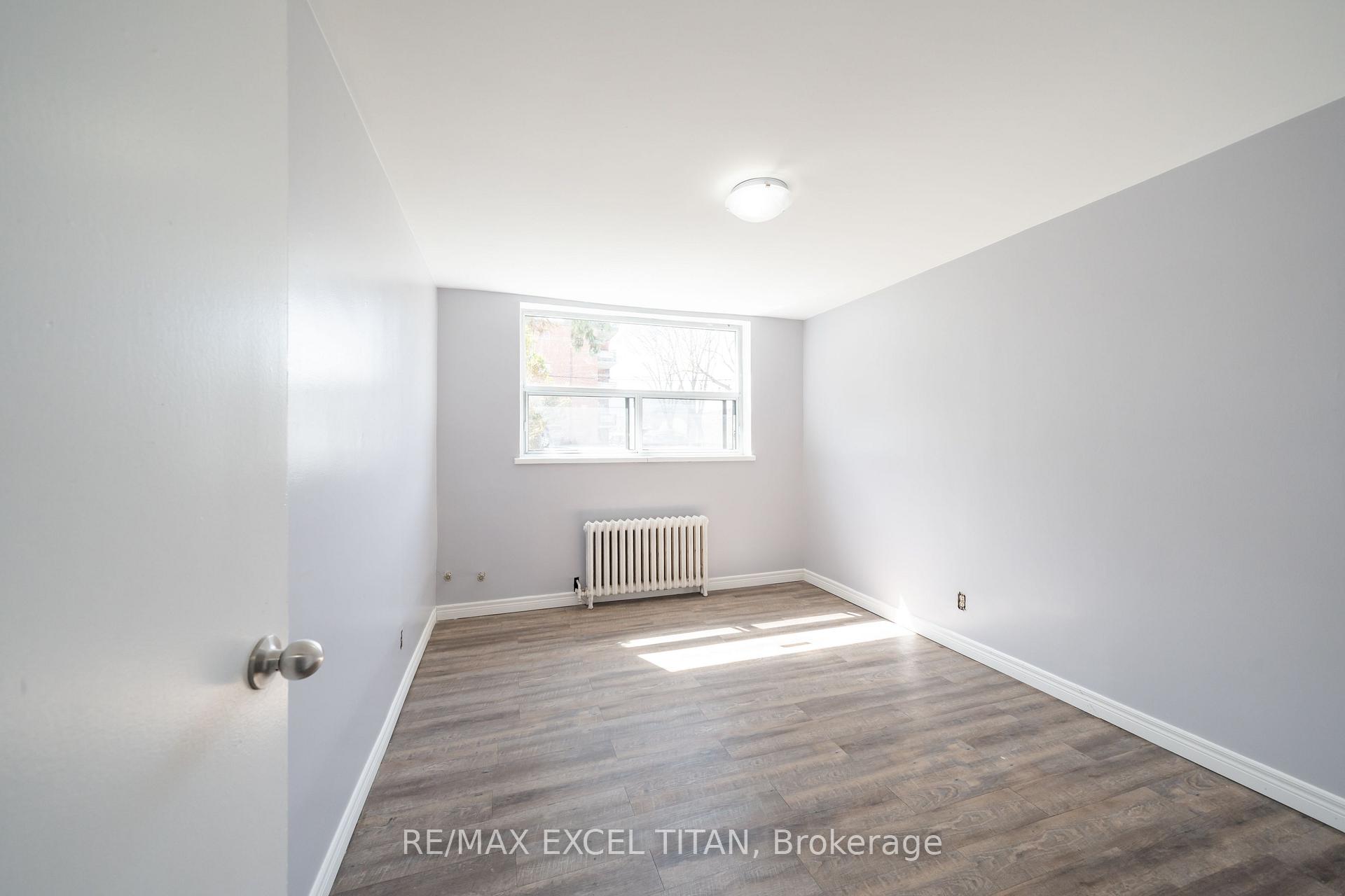 Photo 3 of Unit 3, 799 Robinson Street, Burlington, Brant — HOMEH