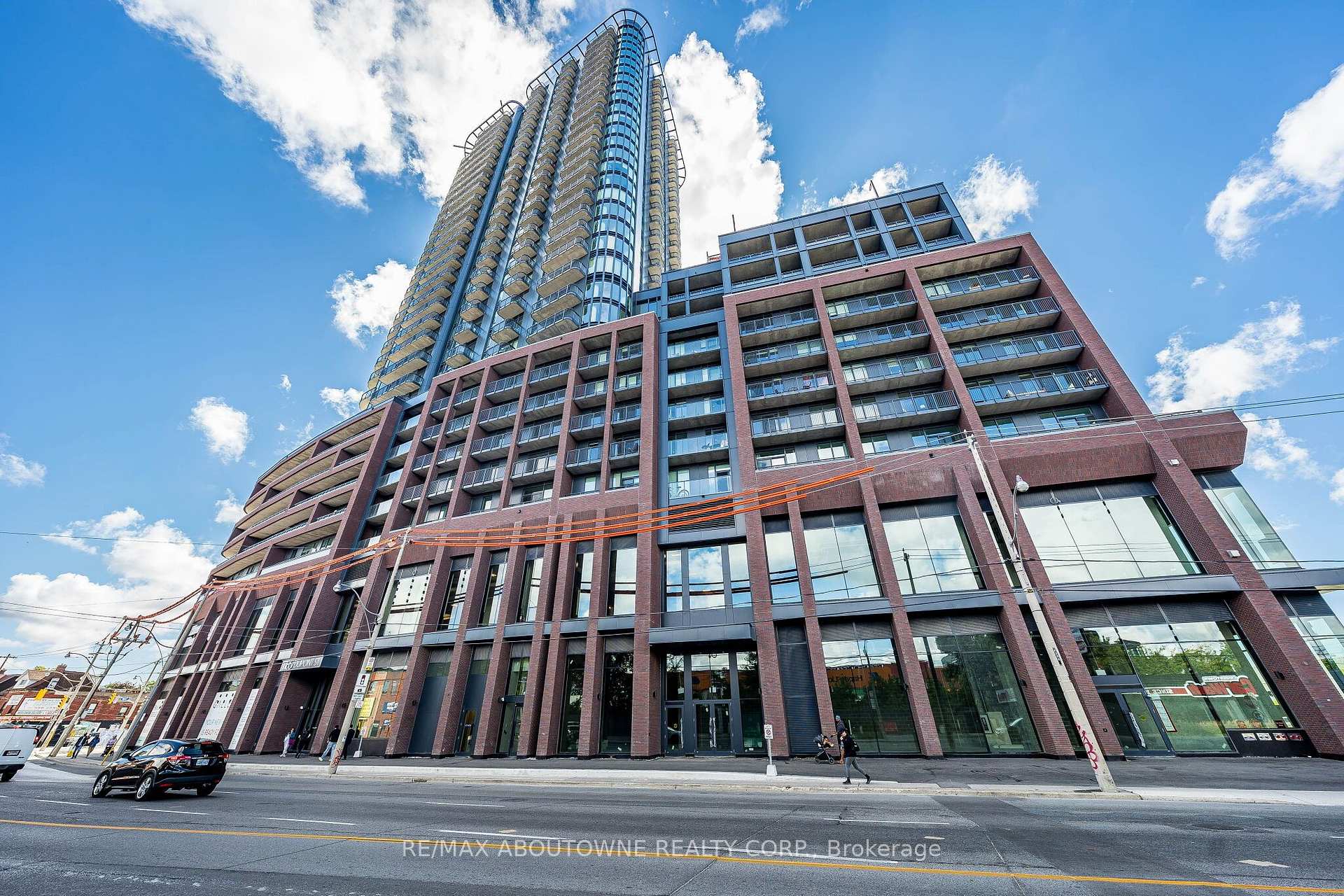 Front of Unit 2703, 1185 Dupont Street
