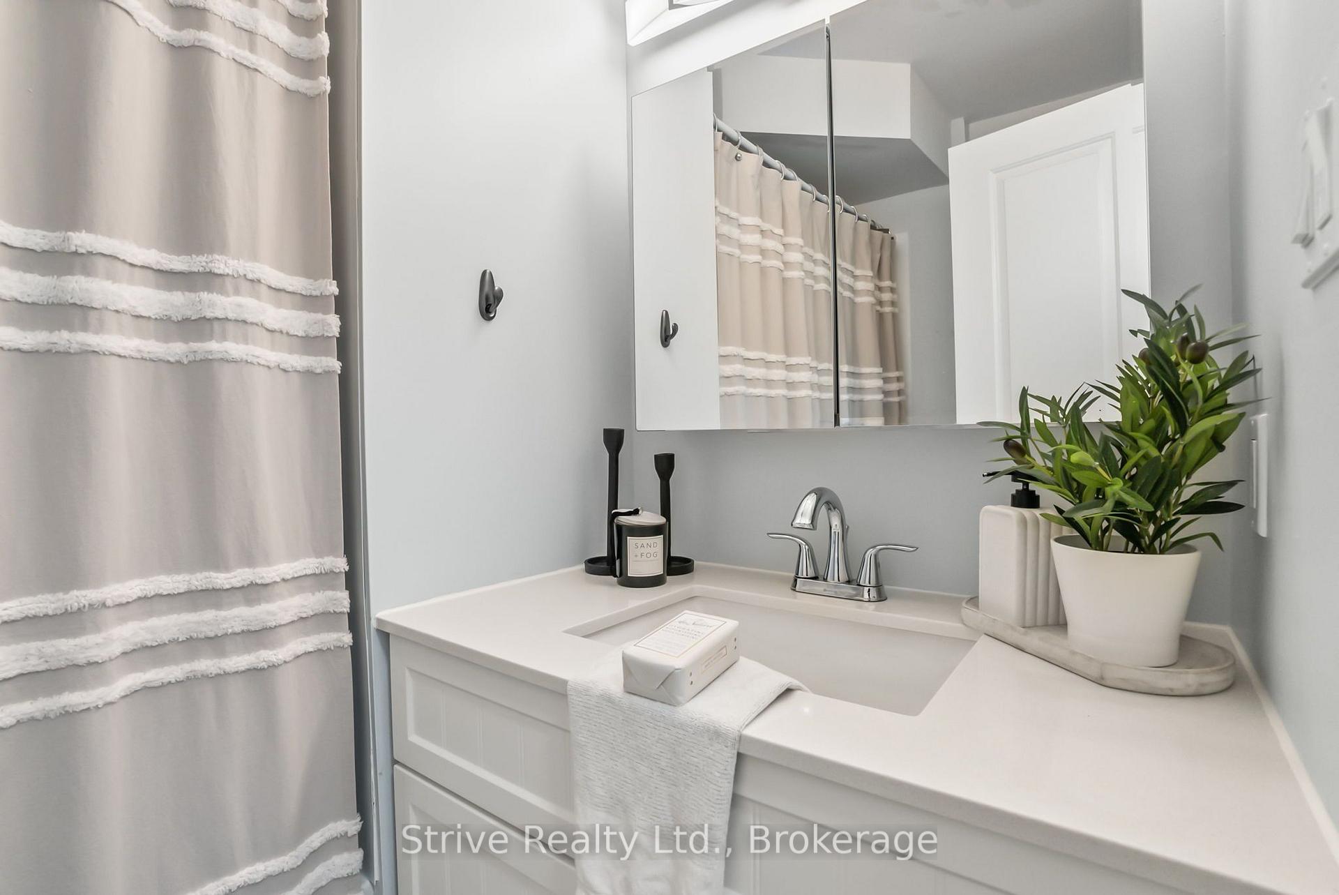 Photo 17 of Unit Upper, 23 Cherry Blossom Crescent, Clarington, Courtice — HOMEH