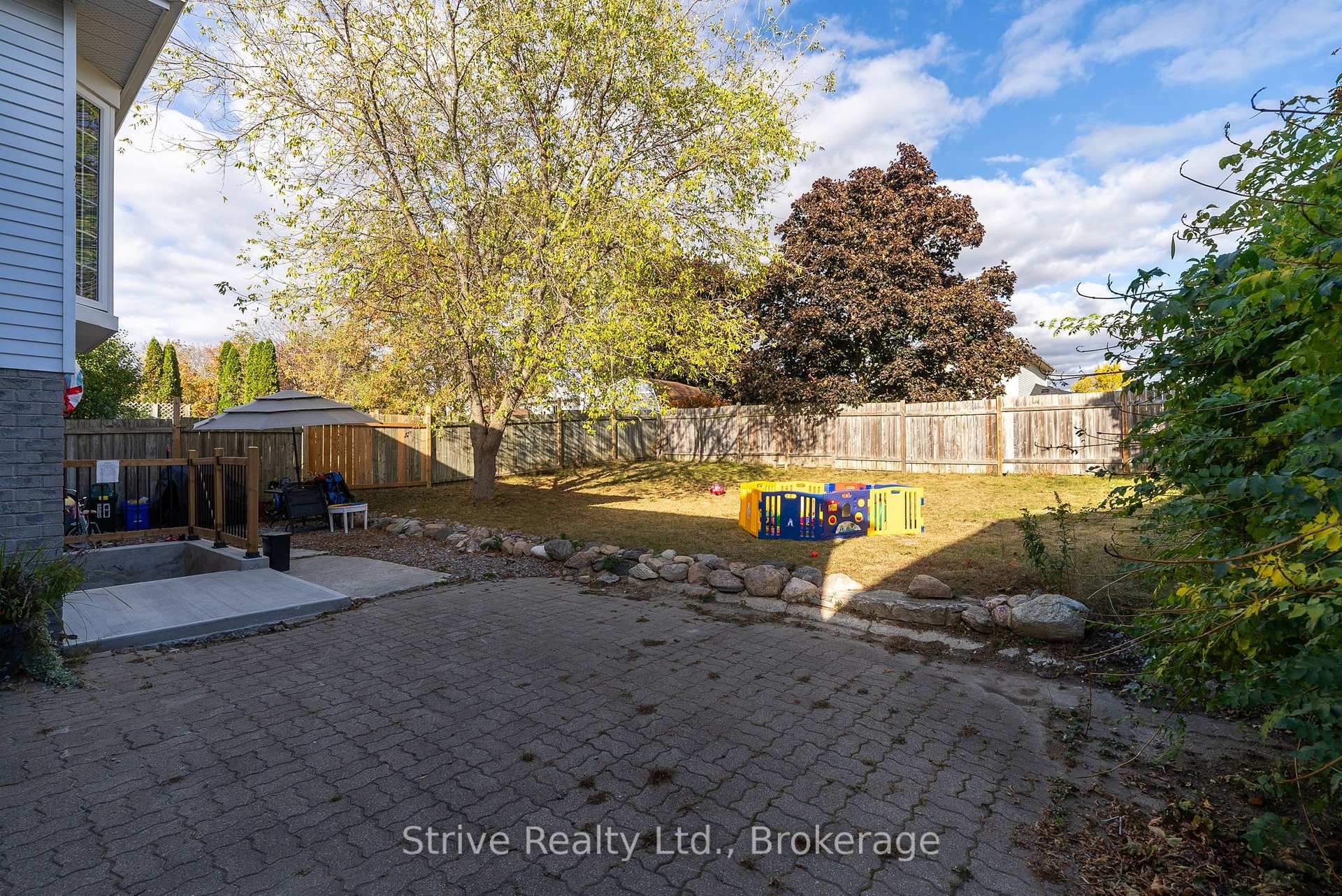 Photo 18 of Unit Upper, 23 Cherry Blossom Crescent, Clarington, Courtice — HOMEH