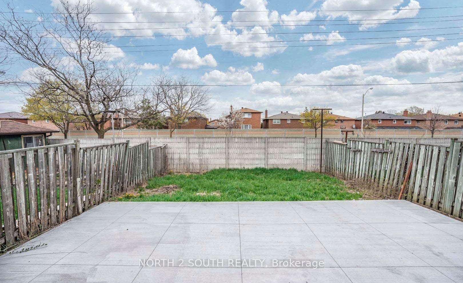 Photo 38 of Unit upper, 37 Loire Court, Etobicoke, West Humber-Clairville — HOMEH