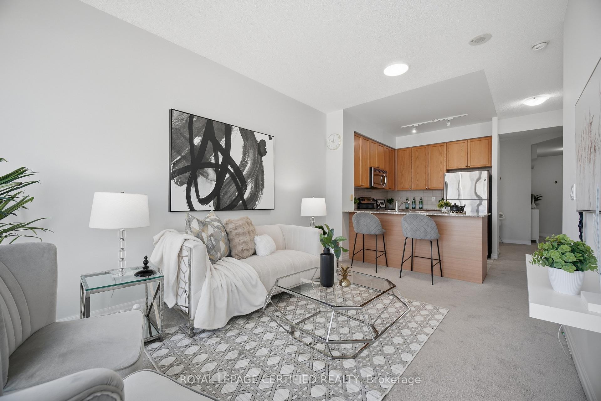 Photo 10 of Unit 805, 225 Webb Drive, Mississauga, City Centre — HOMEH