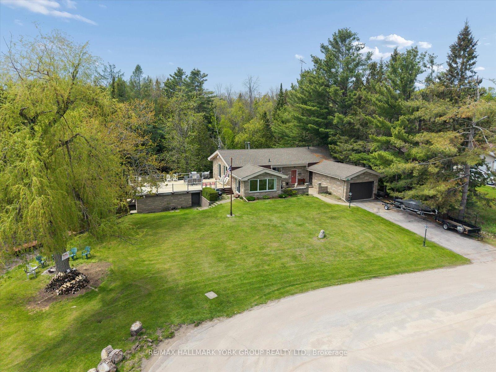 Photo 3 of 102 Albert Street, Kawartha Lakes, Bexley — HOMEH