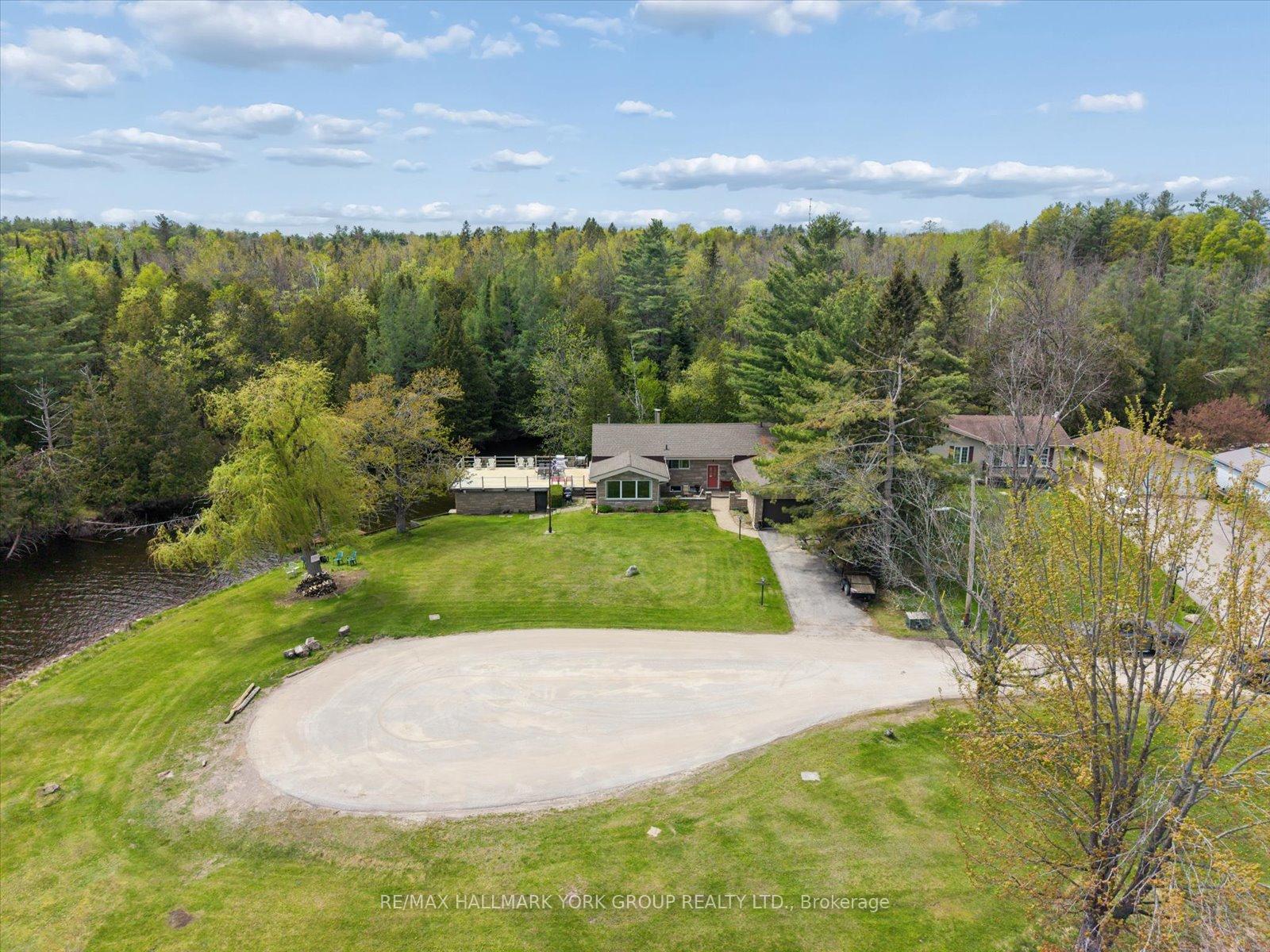 Photo 4 of 102 Albert Street, Kawartha Lakes, Bexley — HOMEH