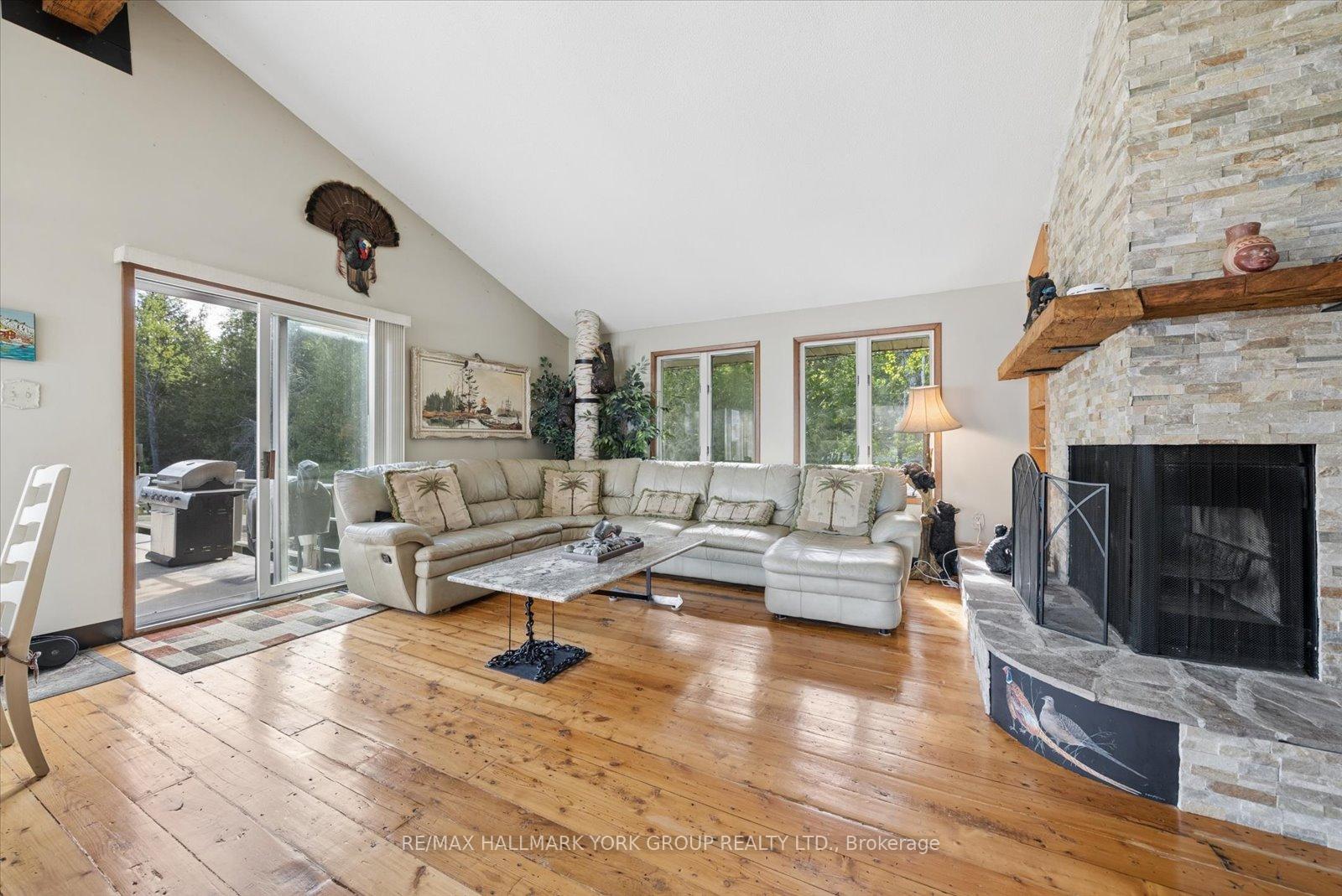 Photo 15 of 102 Albert Street, Kawartha Lakes, Bexley — HOMEH